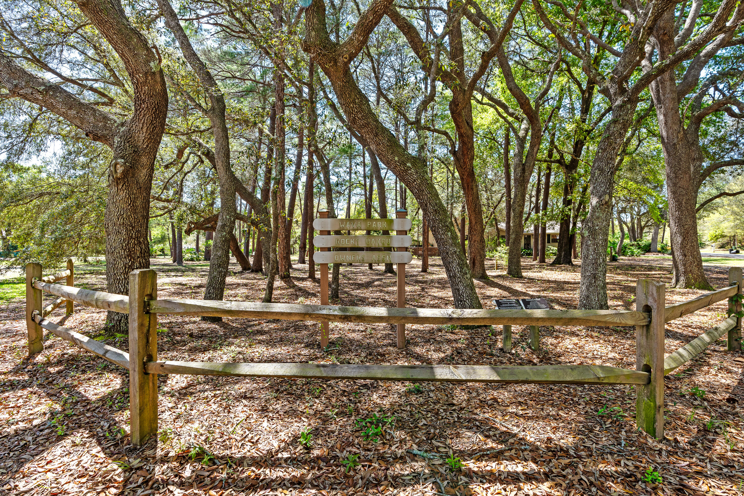 ROCKY BAYOU COUNTRY CLUB ESTATES 3 - Residential