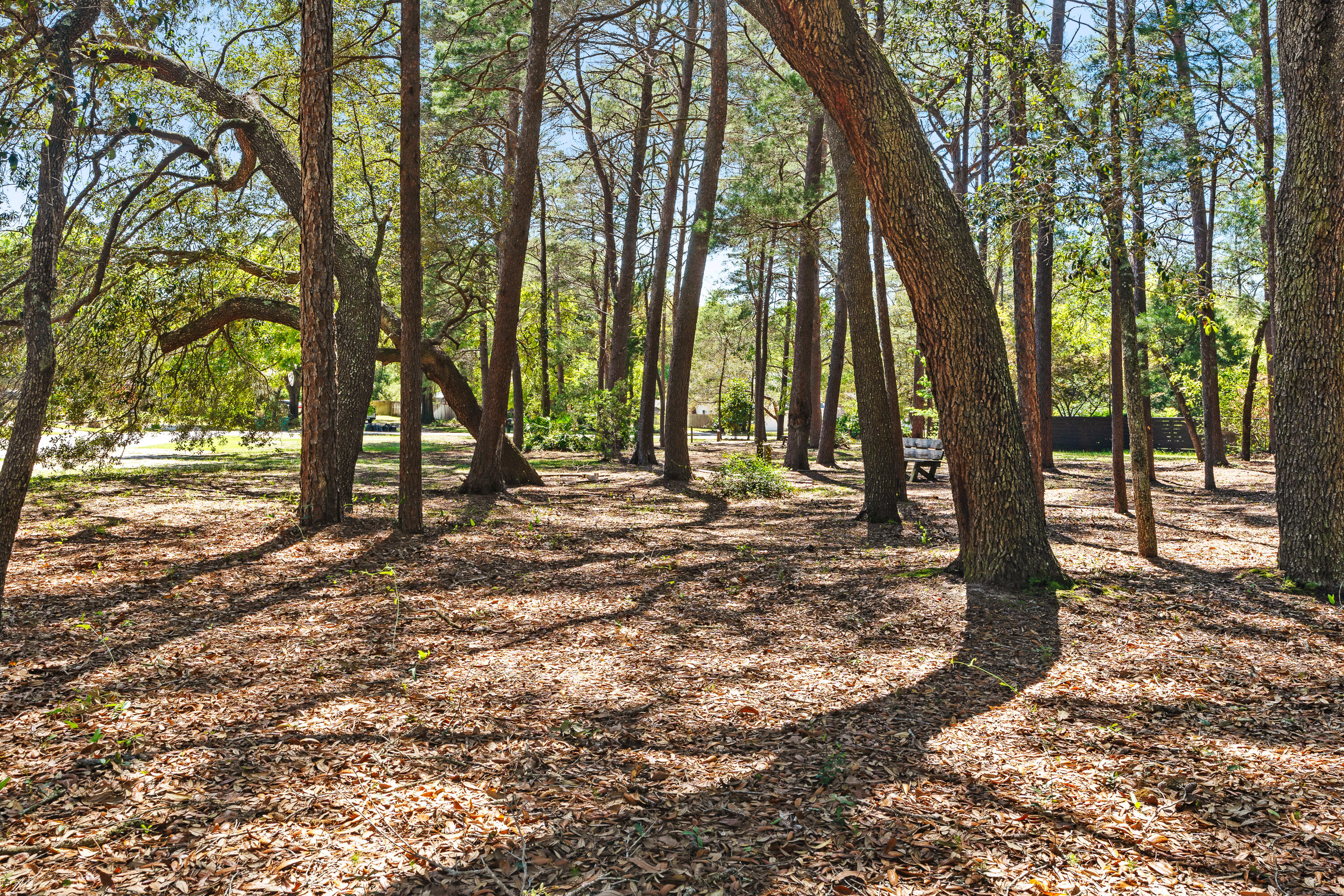 ROCKY BAYOU COUNTRY CLUB ESTATES 3 - Residential