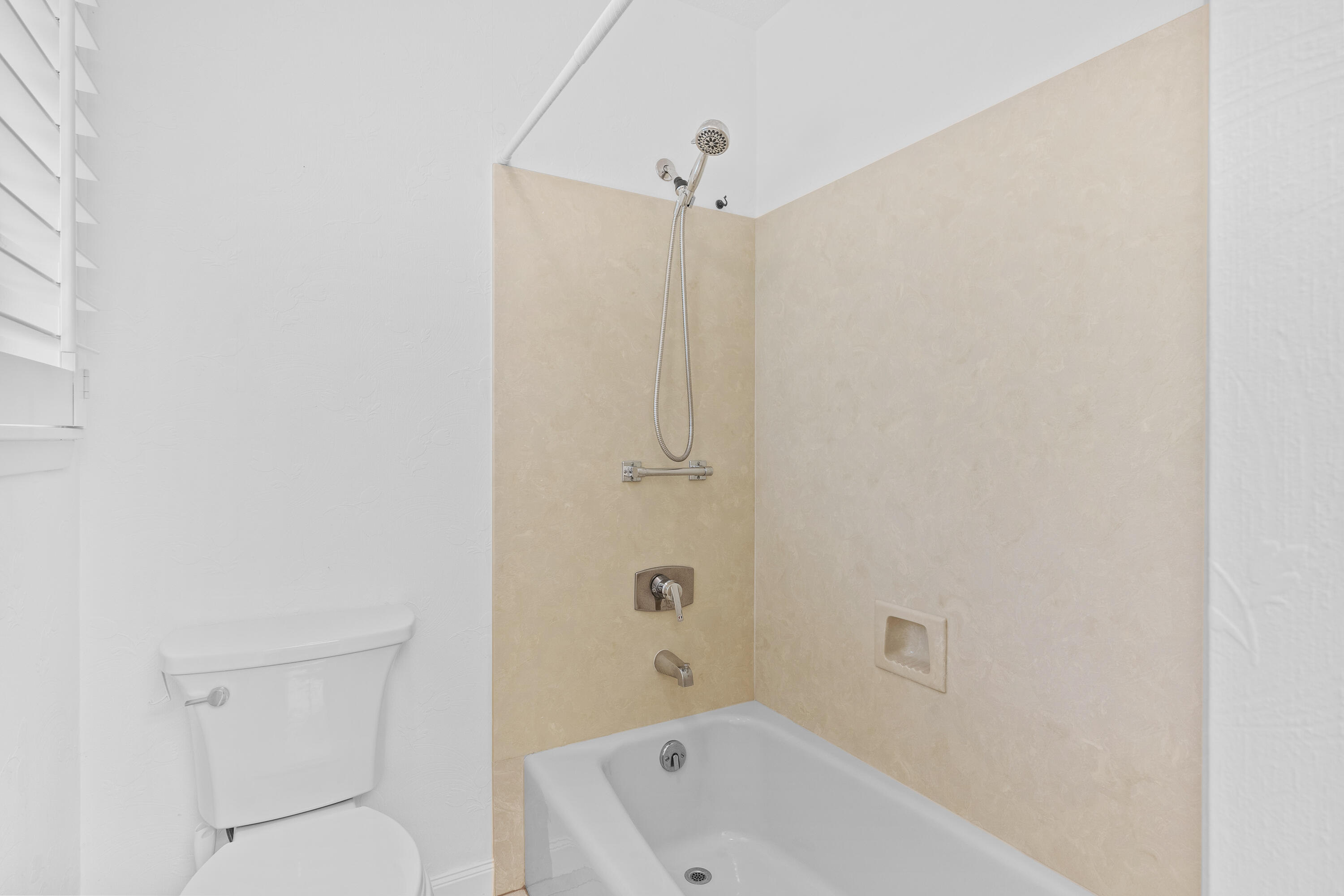 ROCKY BAYOU COUNTRY CLUB ESTATES 3 - Residential