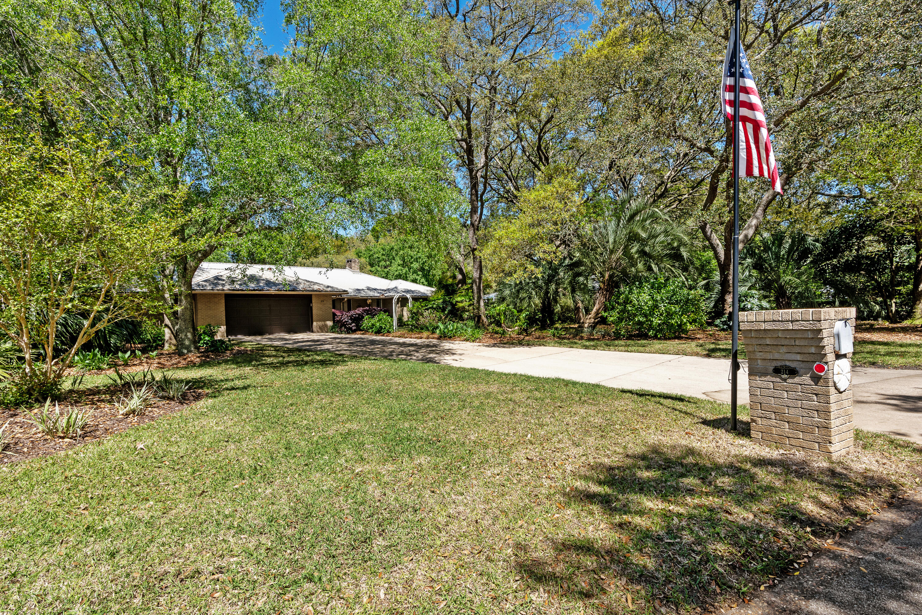 ROCKY BAYOU COUNTRY CLUB ESTATES 3 - Residential