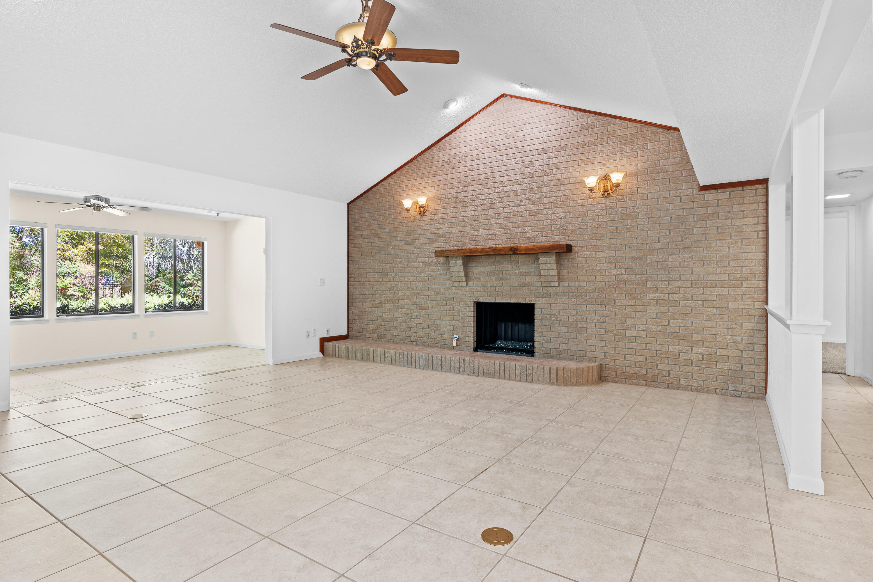 ROCKY BAYOU COUNTRY CLUB ESTATES 3 - Residential