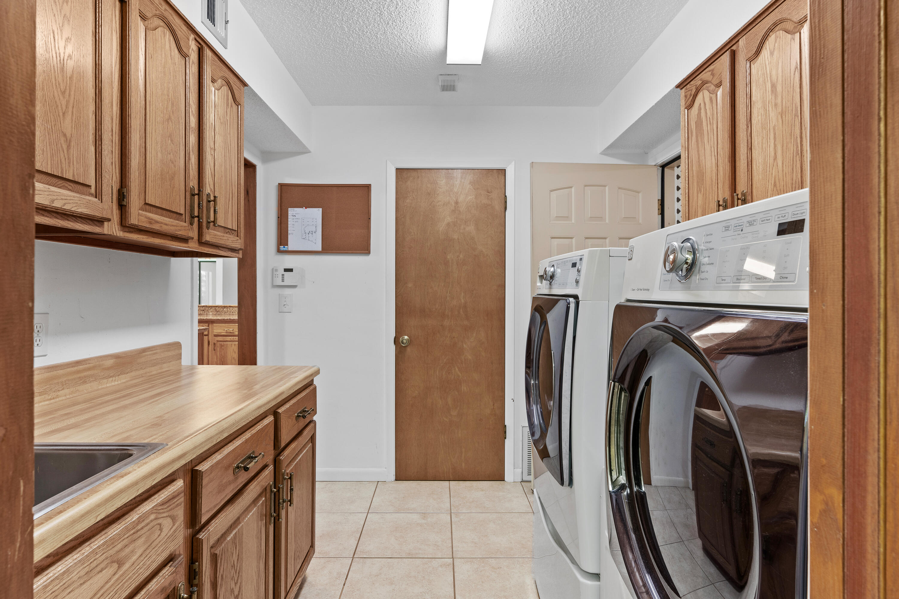 ROCKY BAYOU COUNTRY CLUB ESTATES 3 - Residential