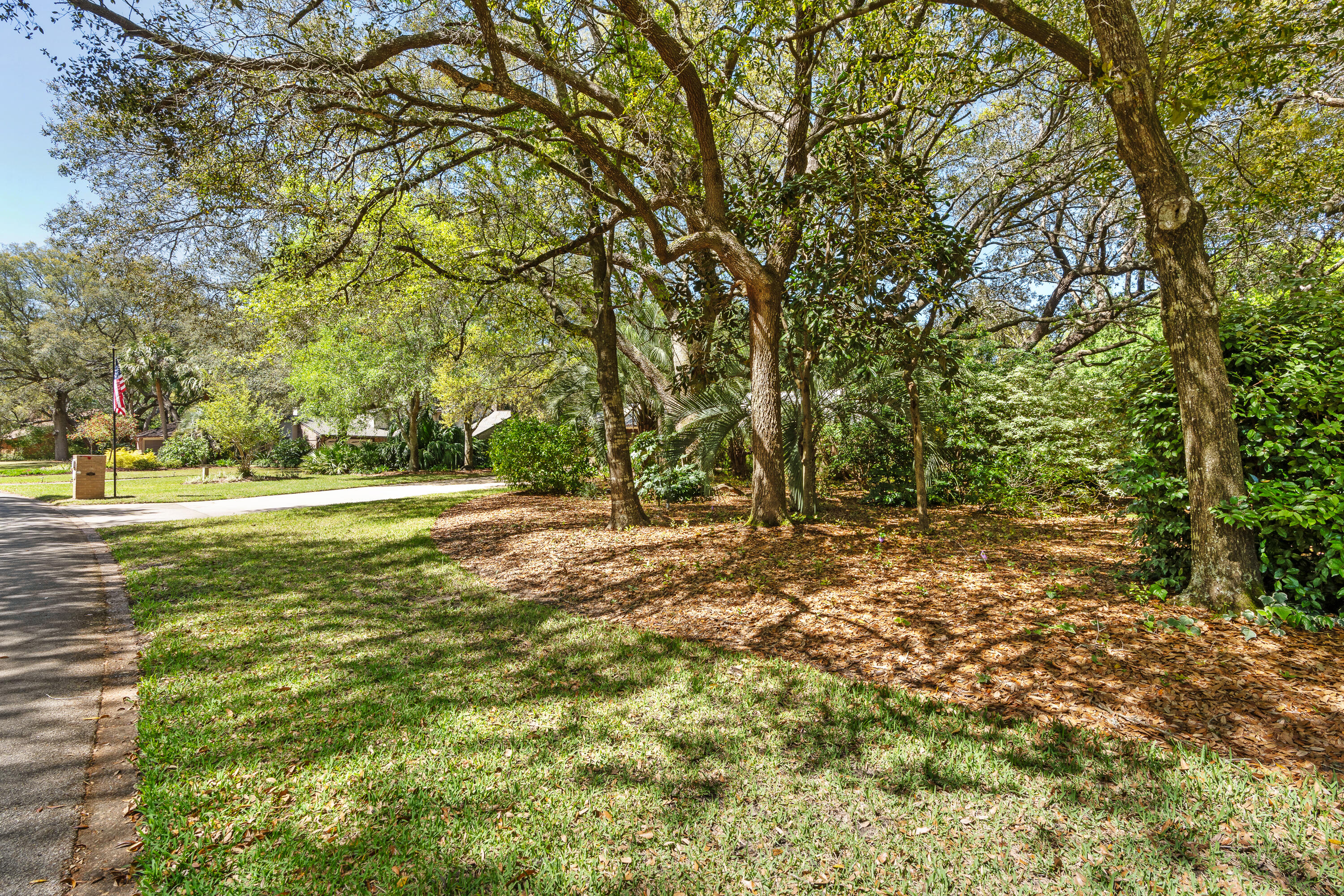 ROCKY BAYOU COUNTRY CLUB ESTATES 3 - Residential