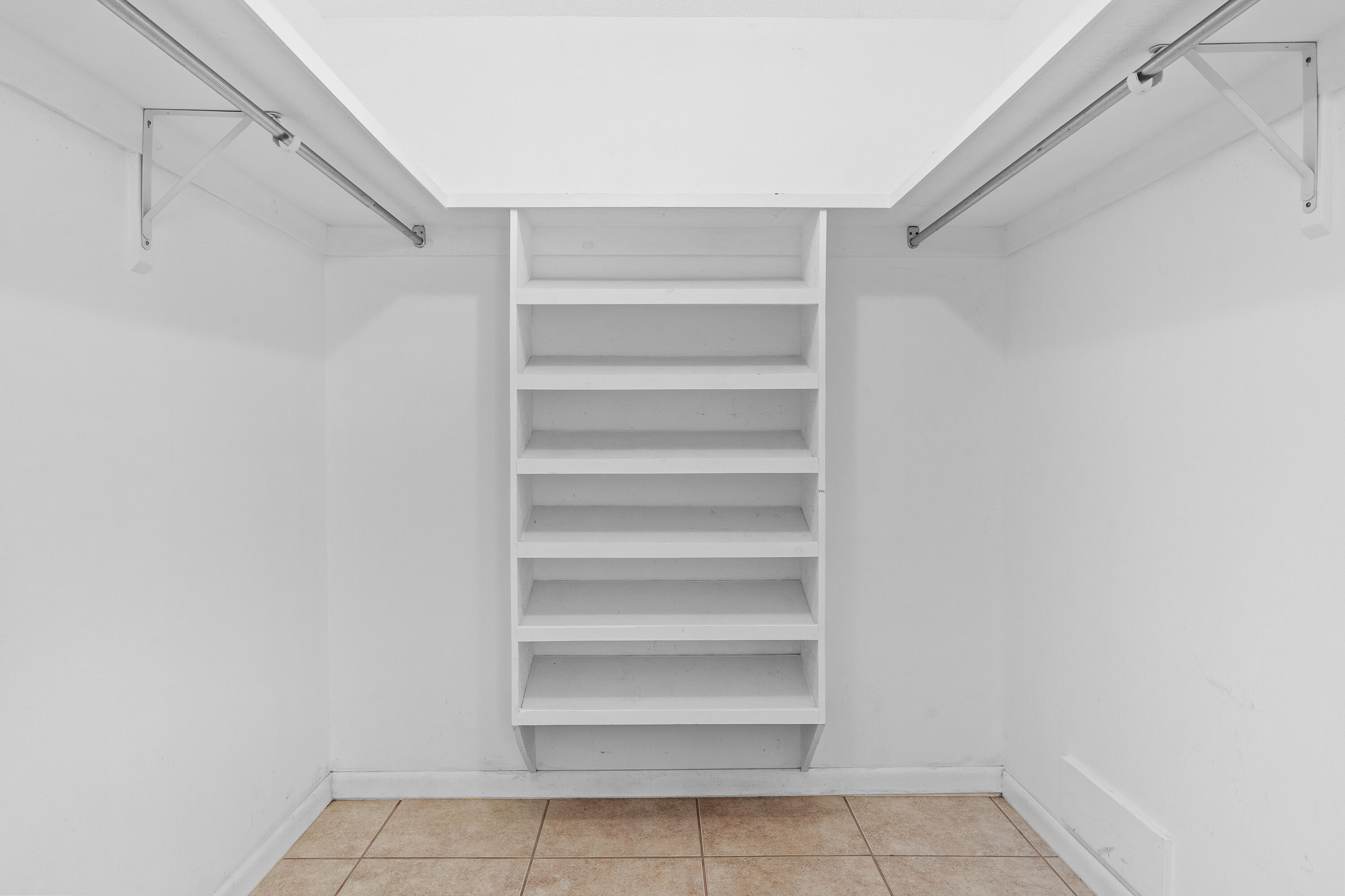 ROCKY BAYOU COUNTRY CLUB ESTATES 3 - Residential