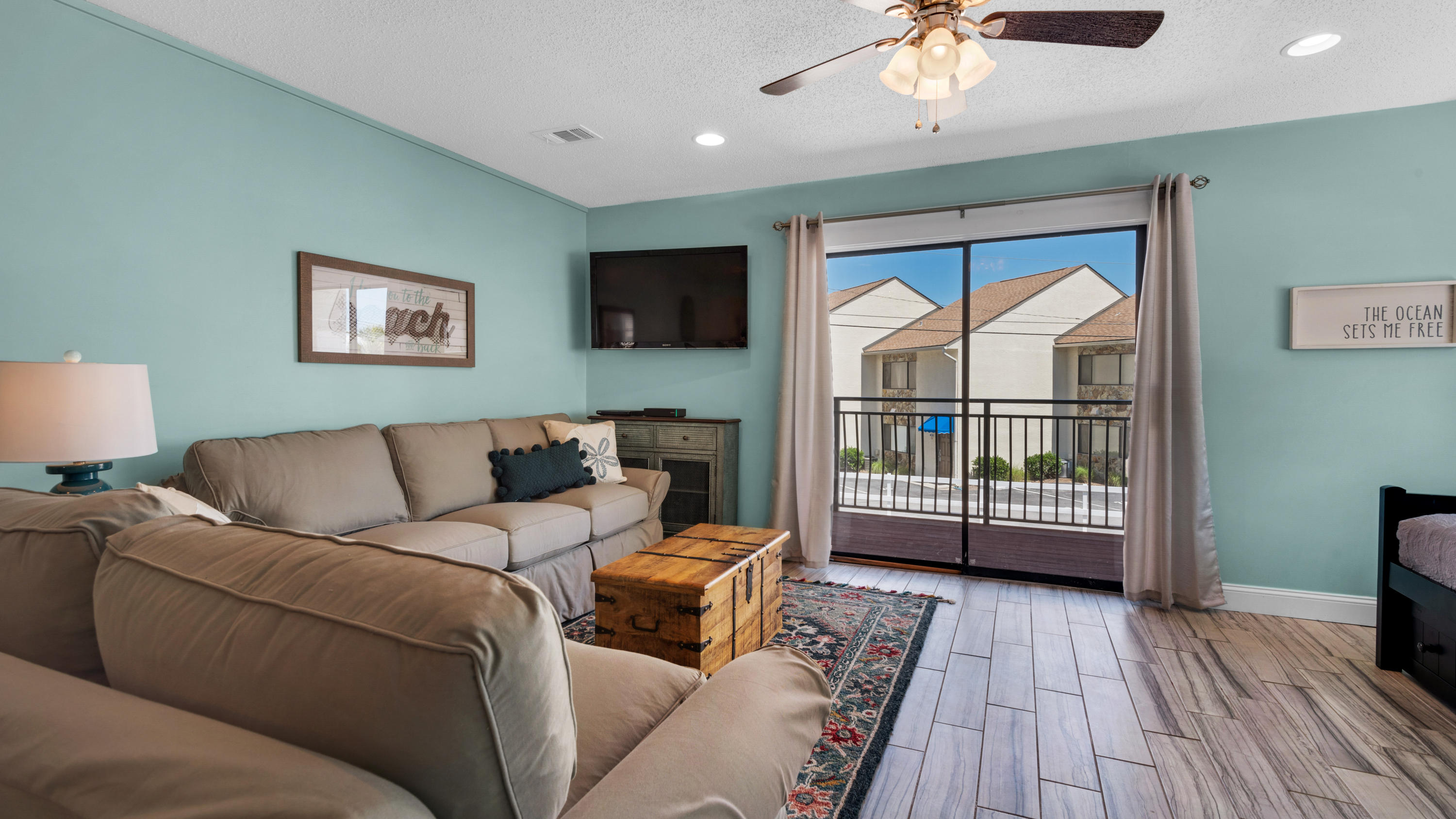 COSTA VISTA T/H - Residential