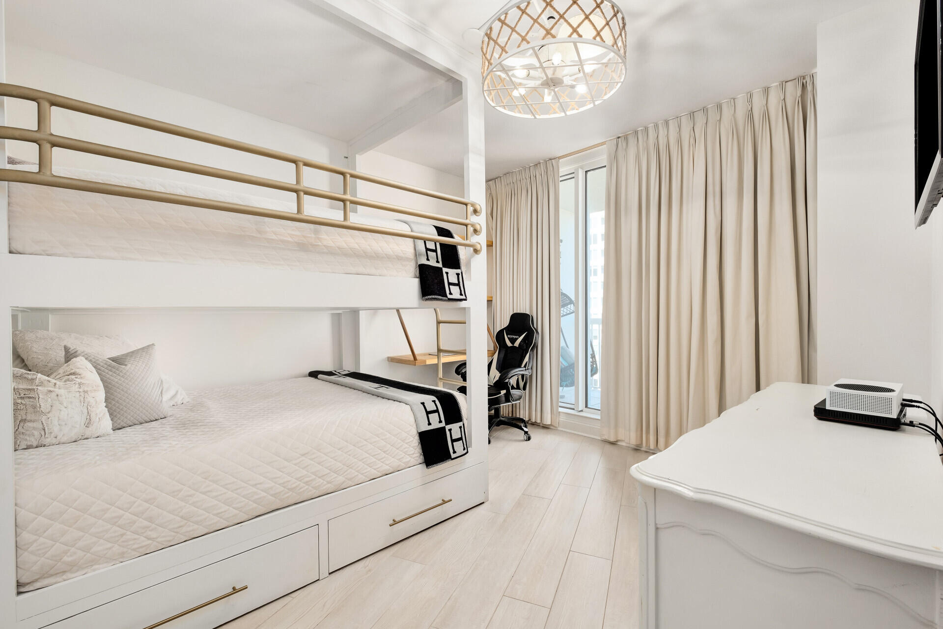ST THOMAS AT SILVER SHELLS - Residential