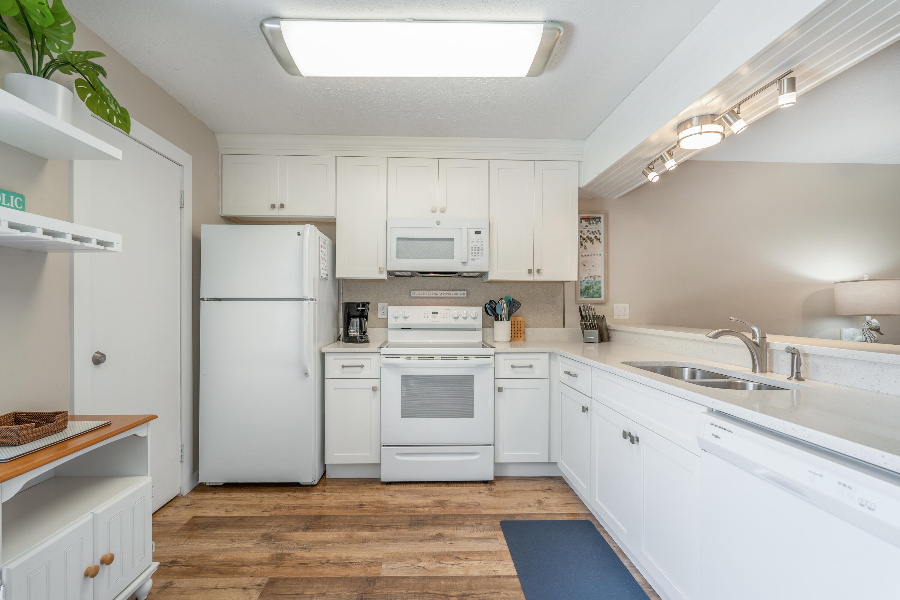 SANDPRINTS CONDO - Residential