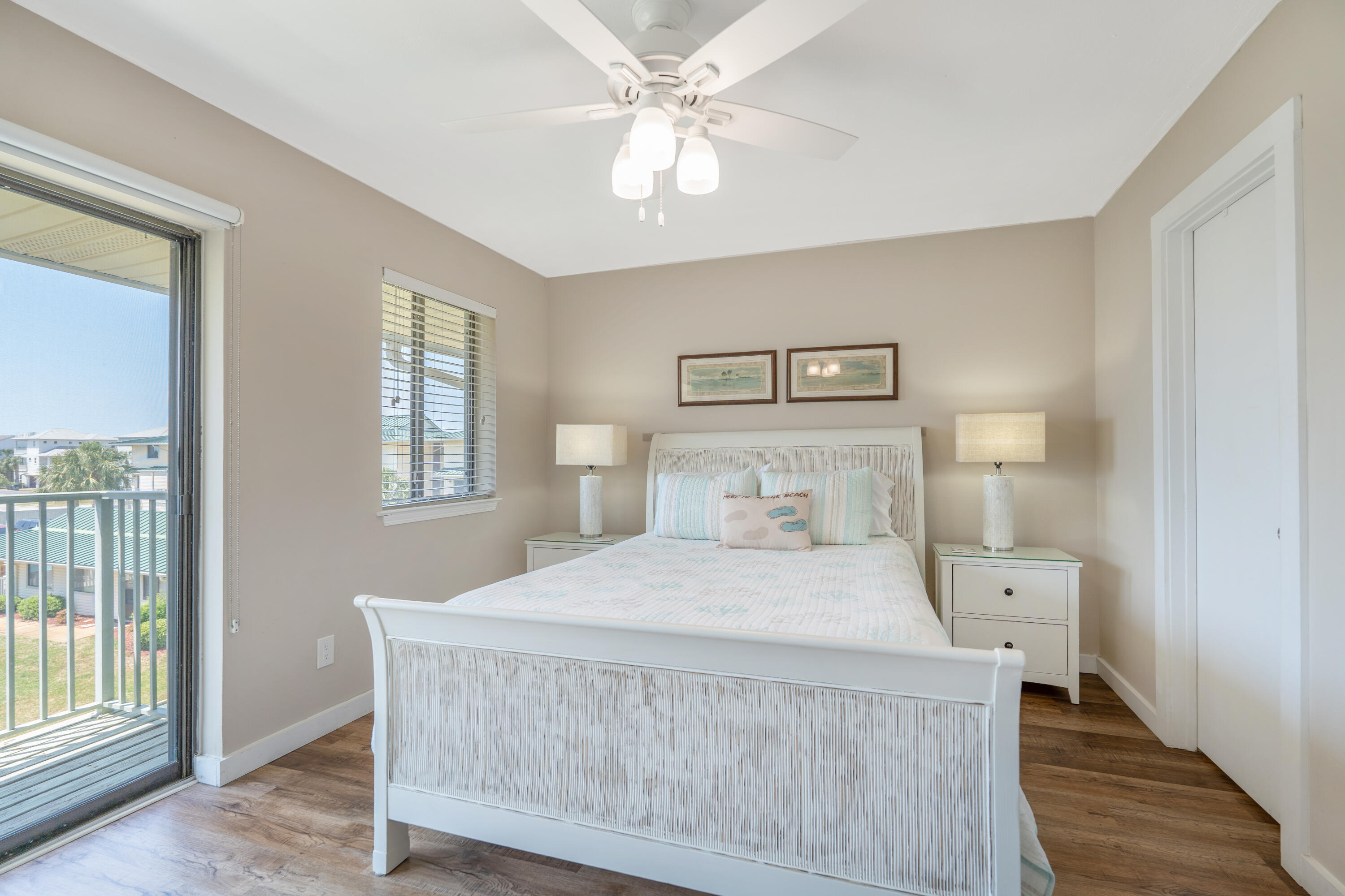 SANDPRINTS CONDO - Residential