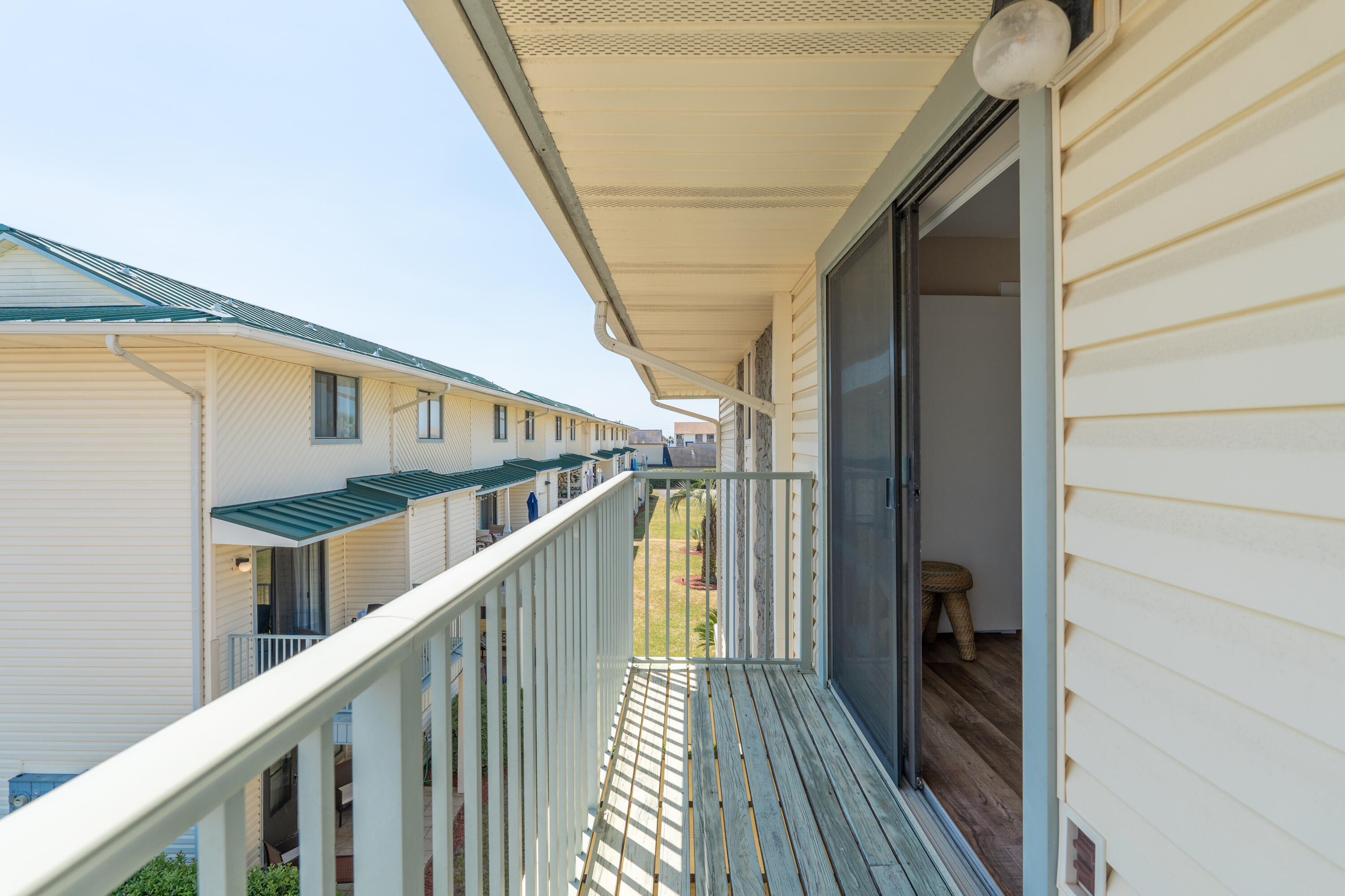 SANDPRINTS CONDO - Residential