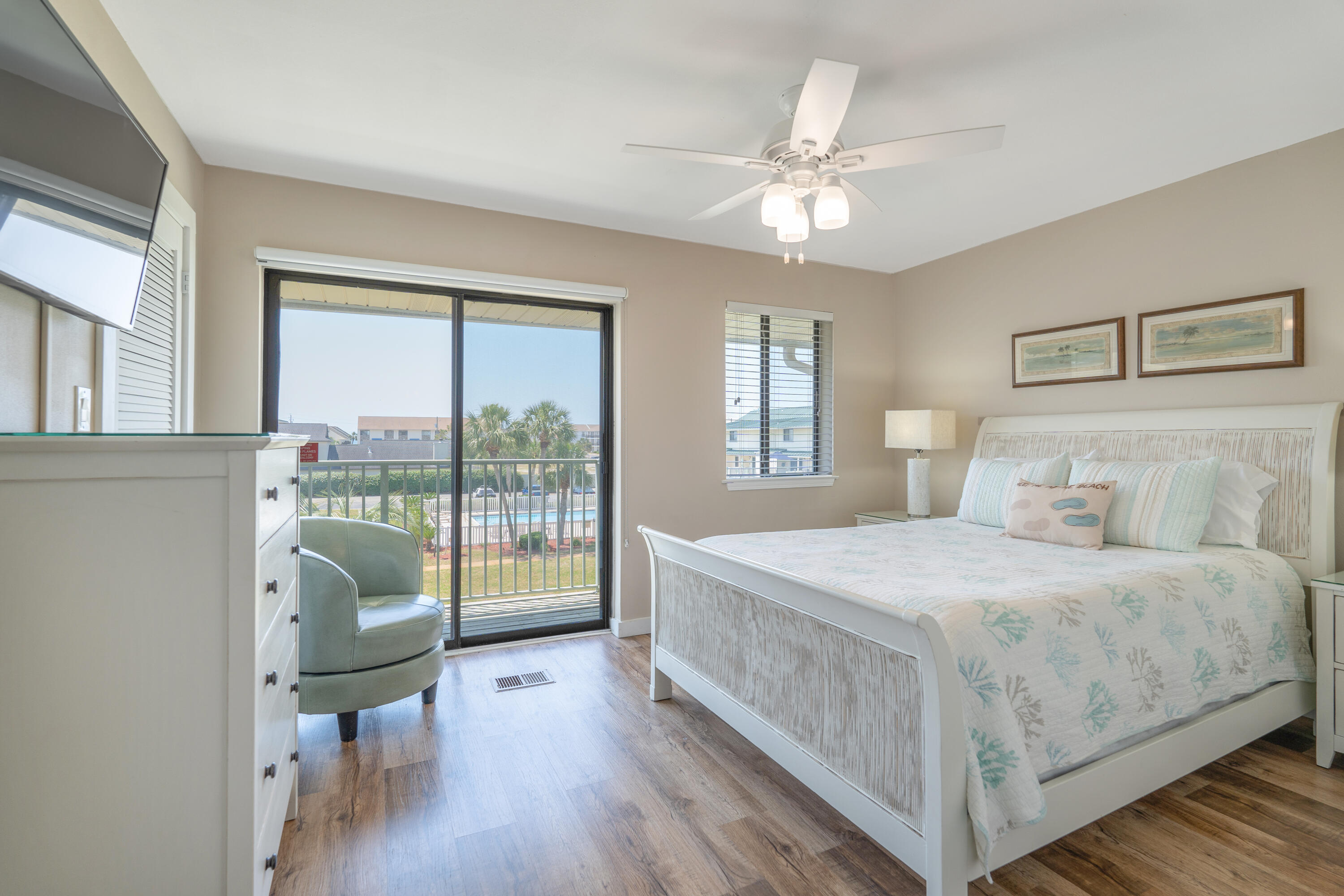 SANDPRINTS CONDO - Residential