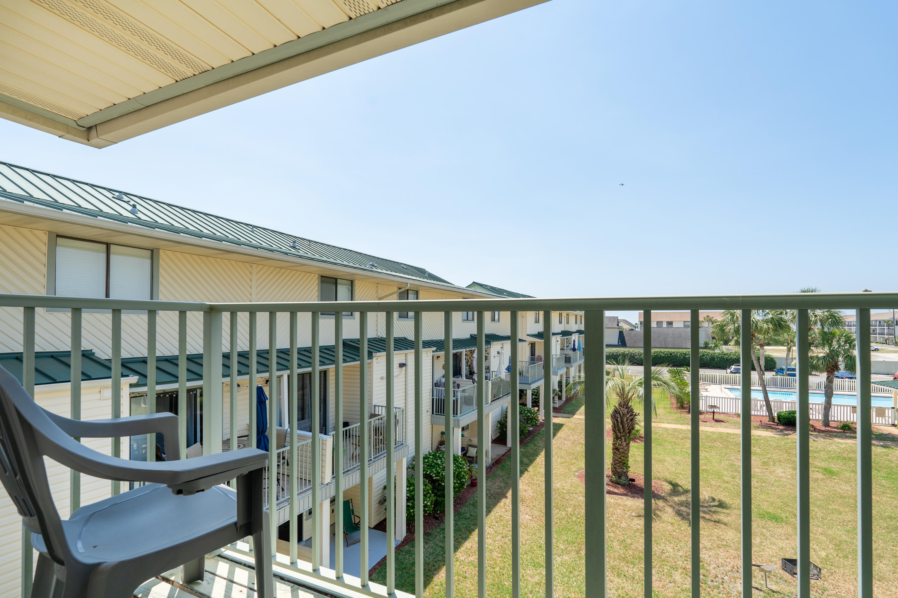 SANDPRINTS CONDO - Residential