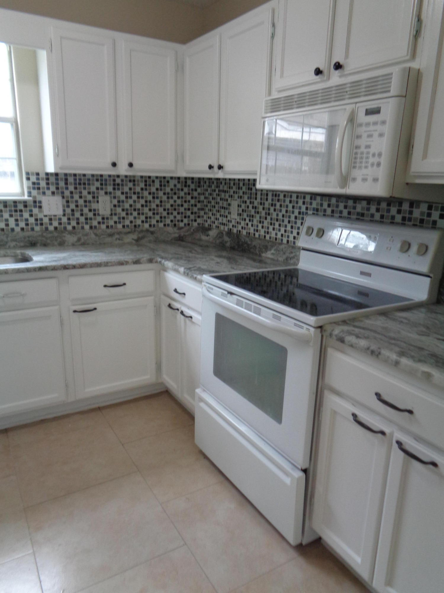 LAKE CHARLESTON - Residential