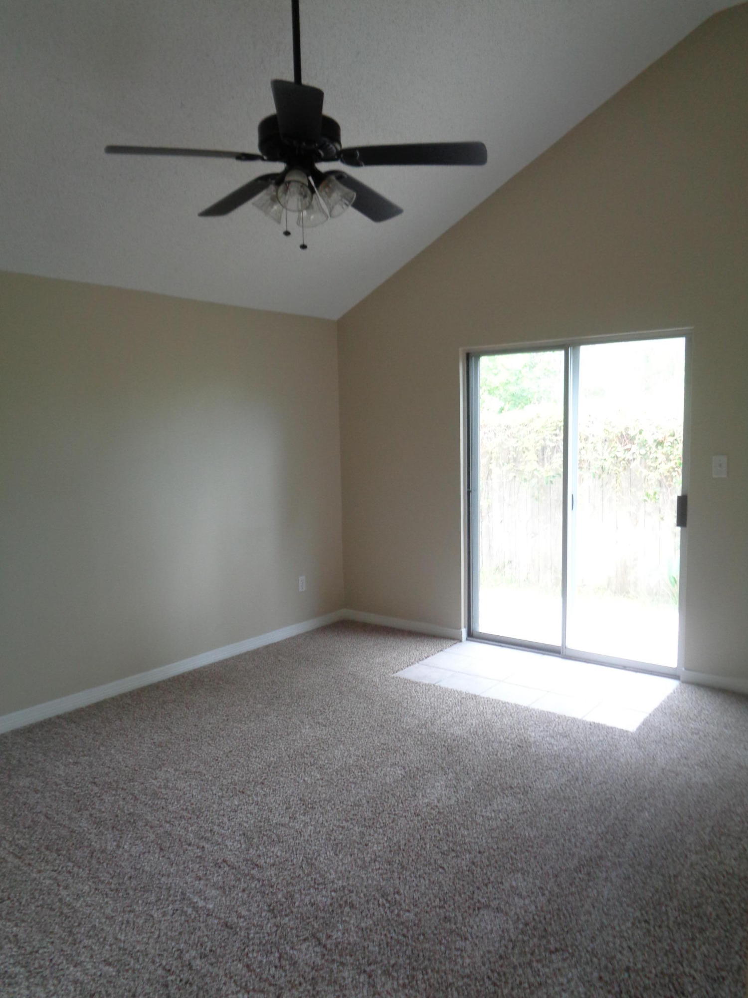 LAKE CHARLESTON - Residential