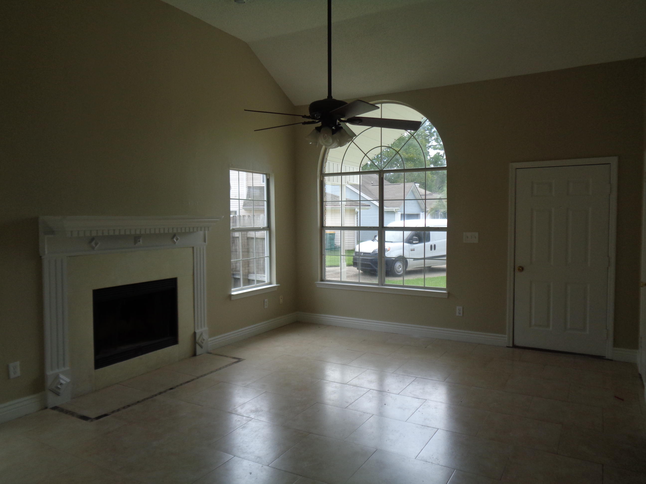 LAKE CHARLESTON - Residential