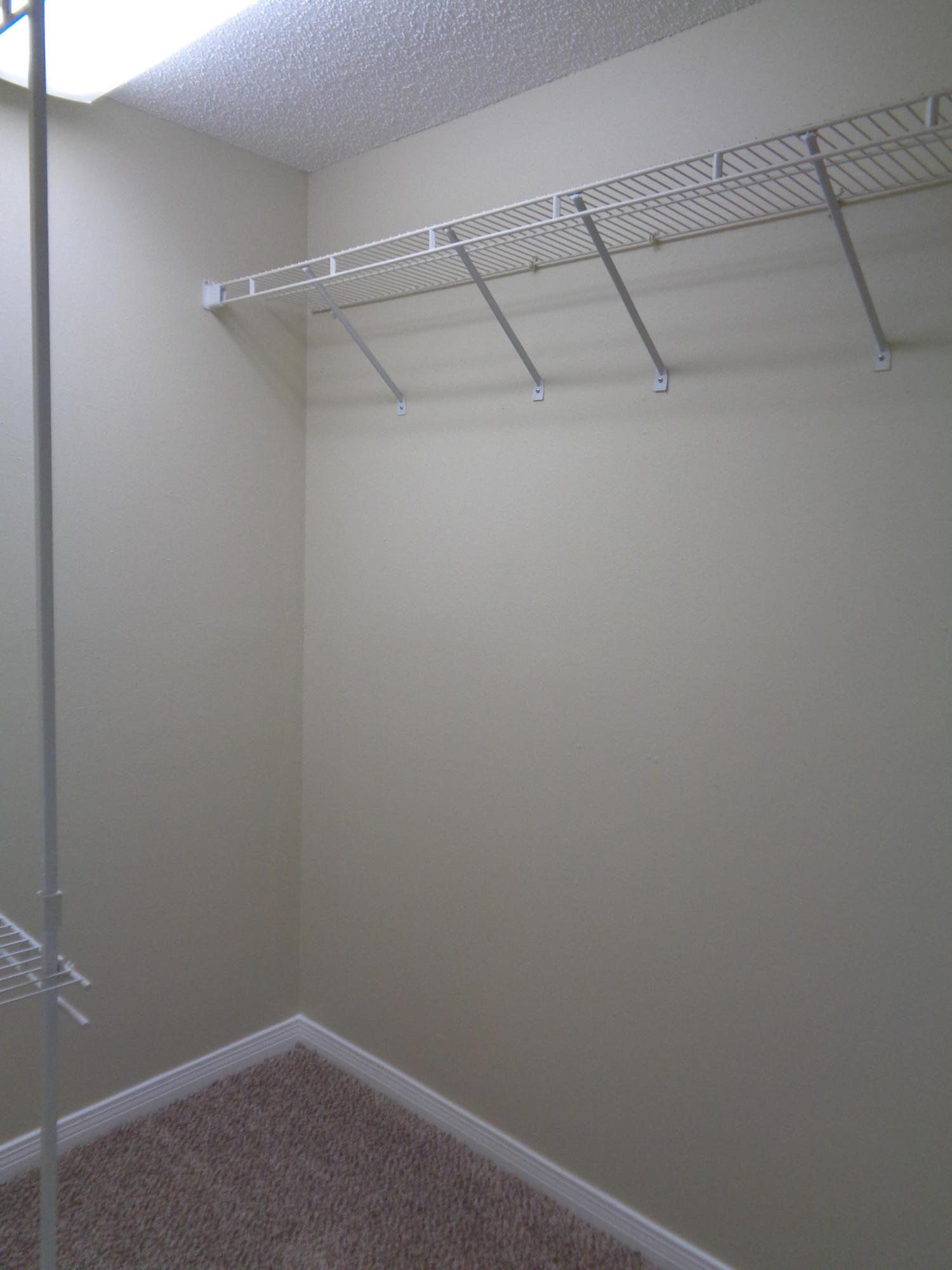 LAKE CHARLESTON - Residential