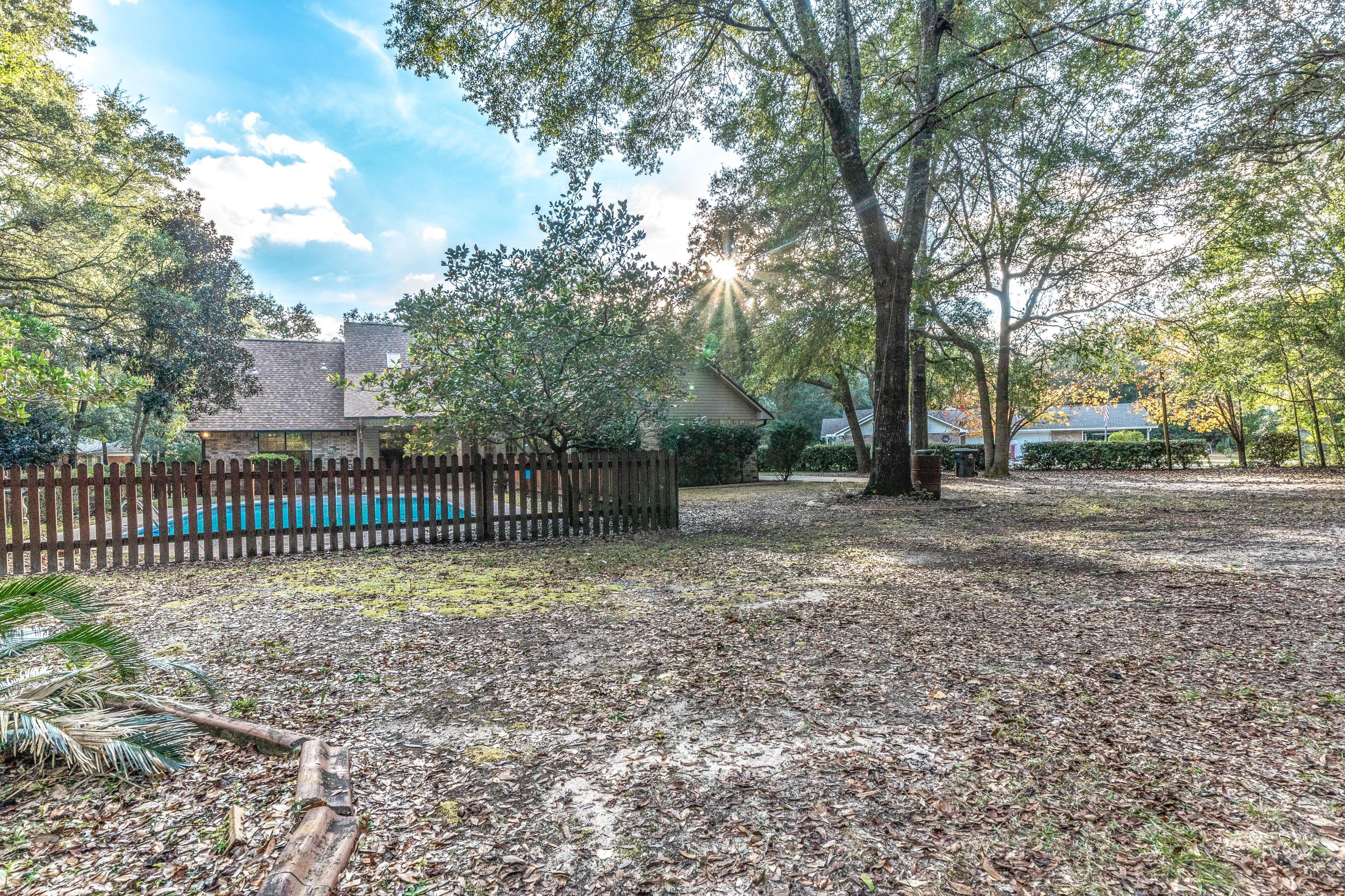 SHADY OAKS - Residential