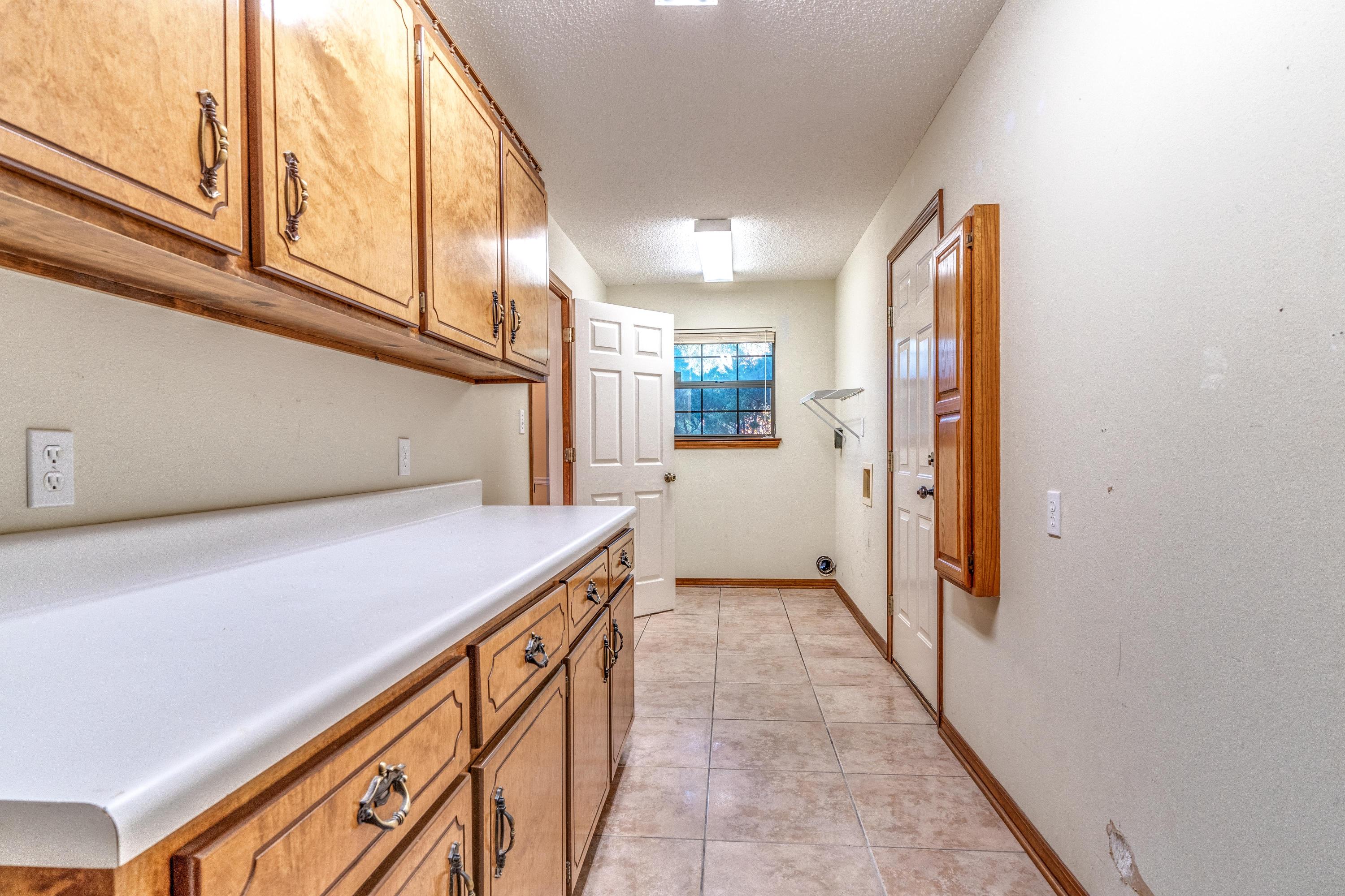 SHADY OAKS - Residential