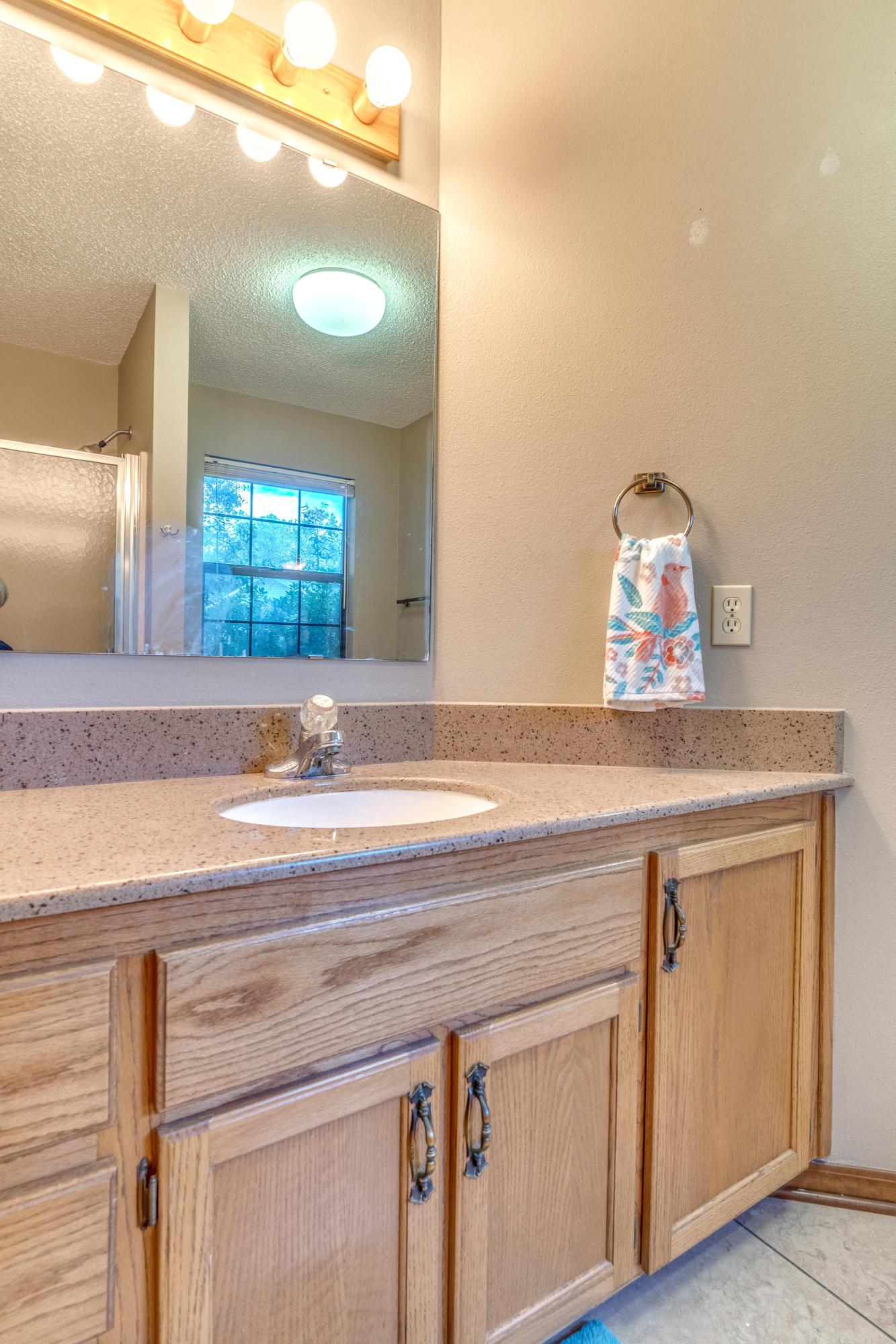 SHADY OAKS - Residential