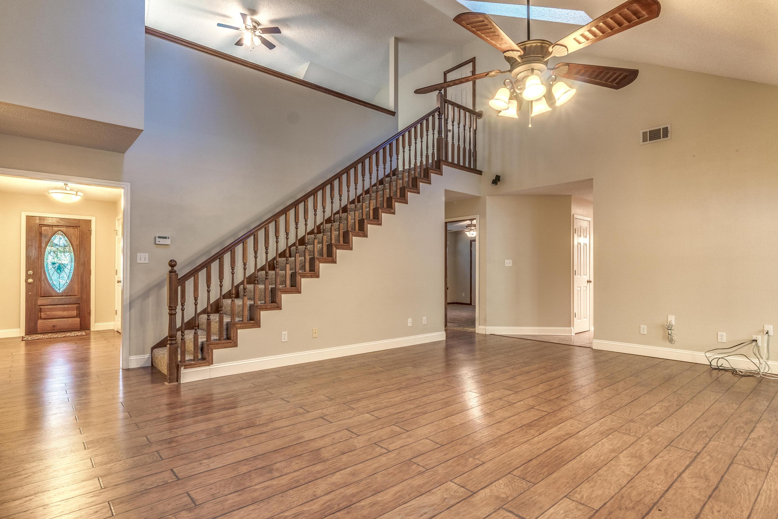 SHADY OAKS - Residential