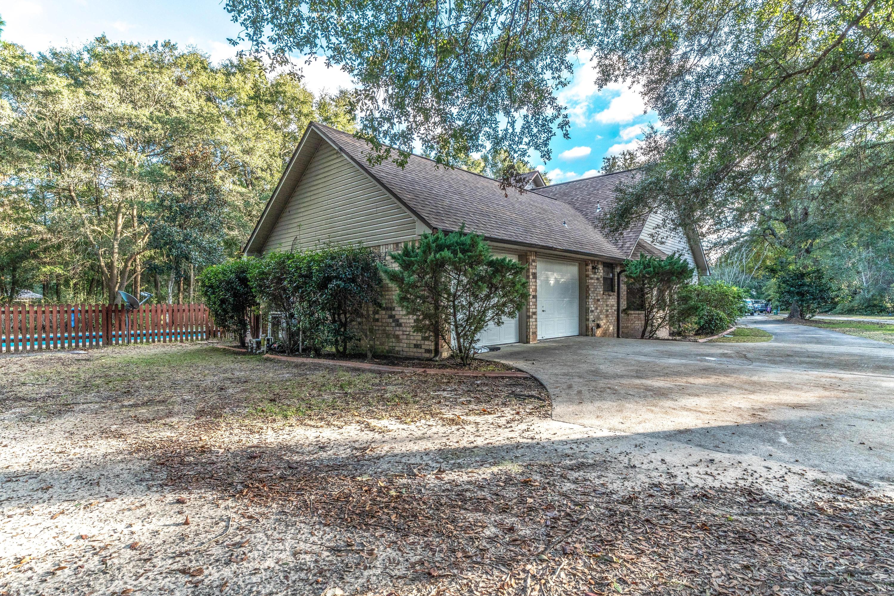 SHADY OAKS - Residential