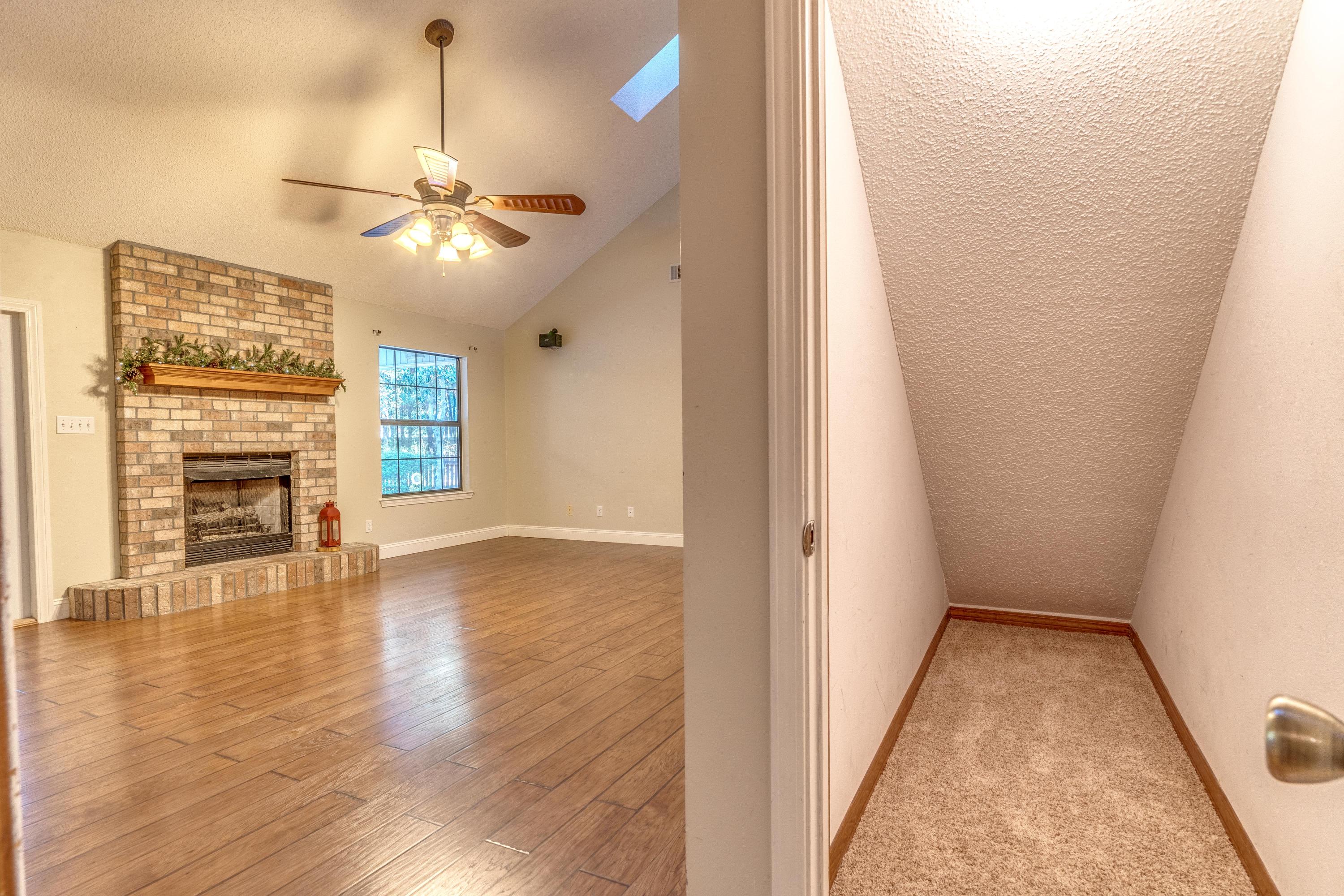 SHADY OAKS - Residential