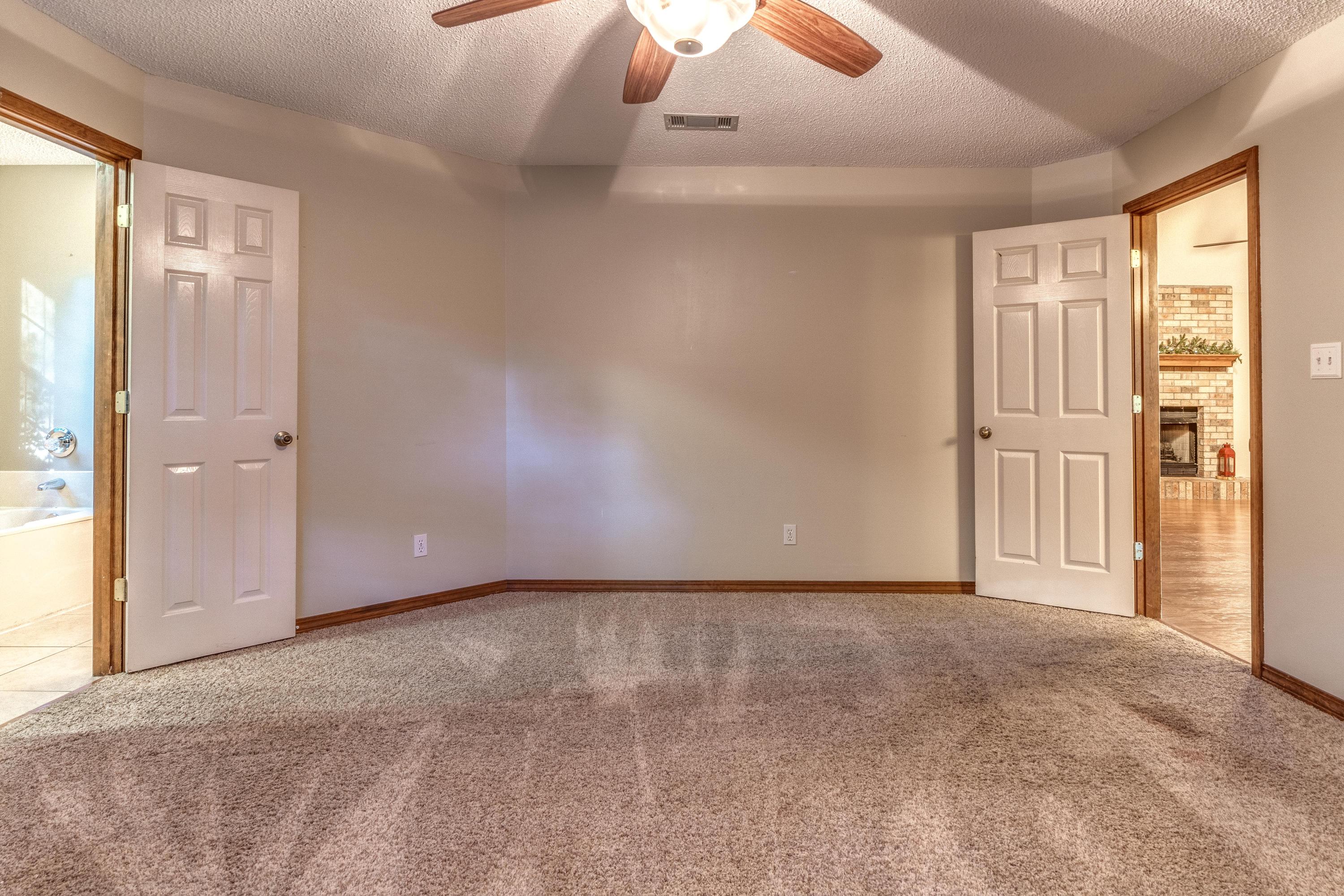 SHADY OAKS - Residential