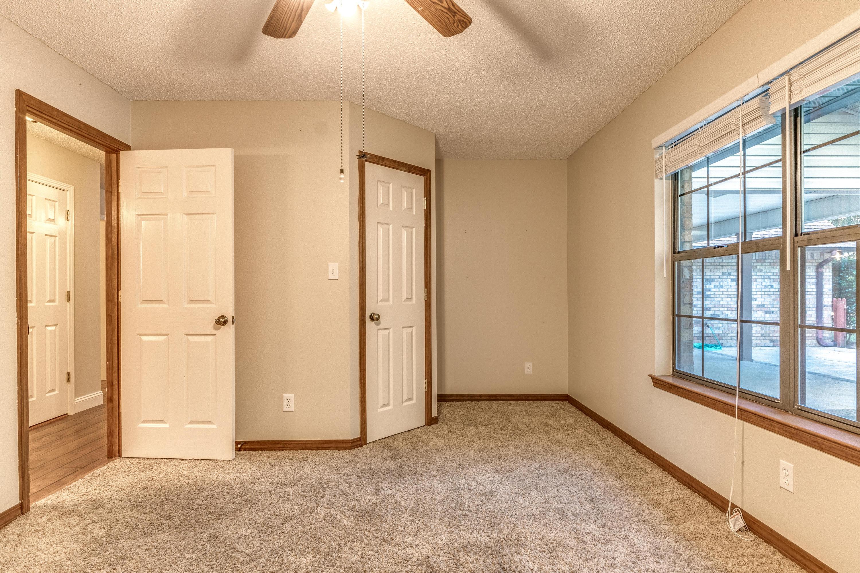 SHADY OAKS - Residential