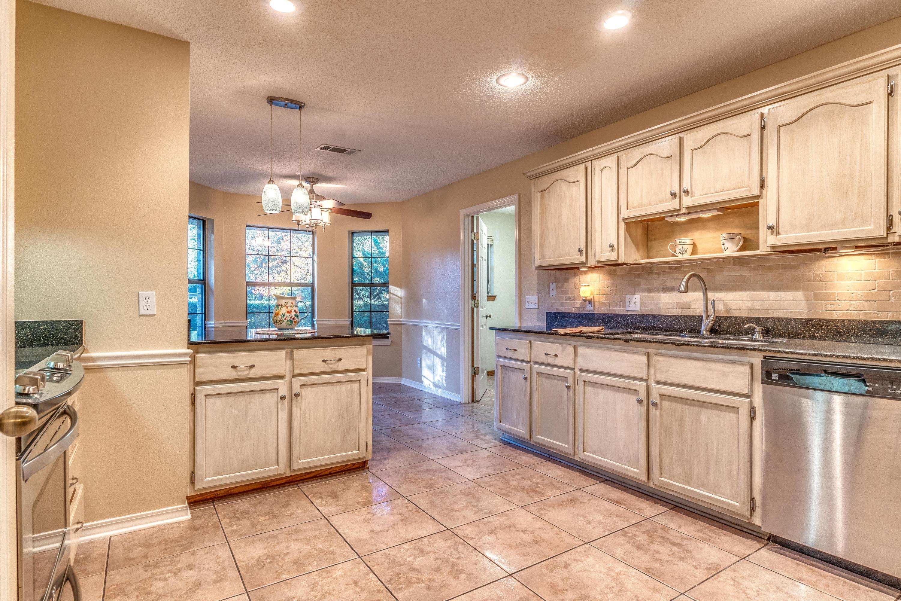 SHADY OAKS - Residential