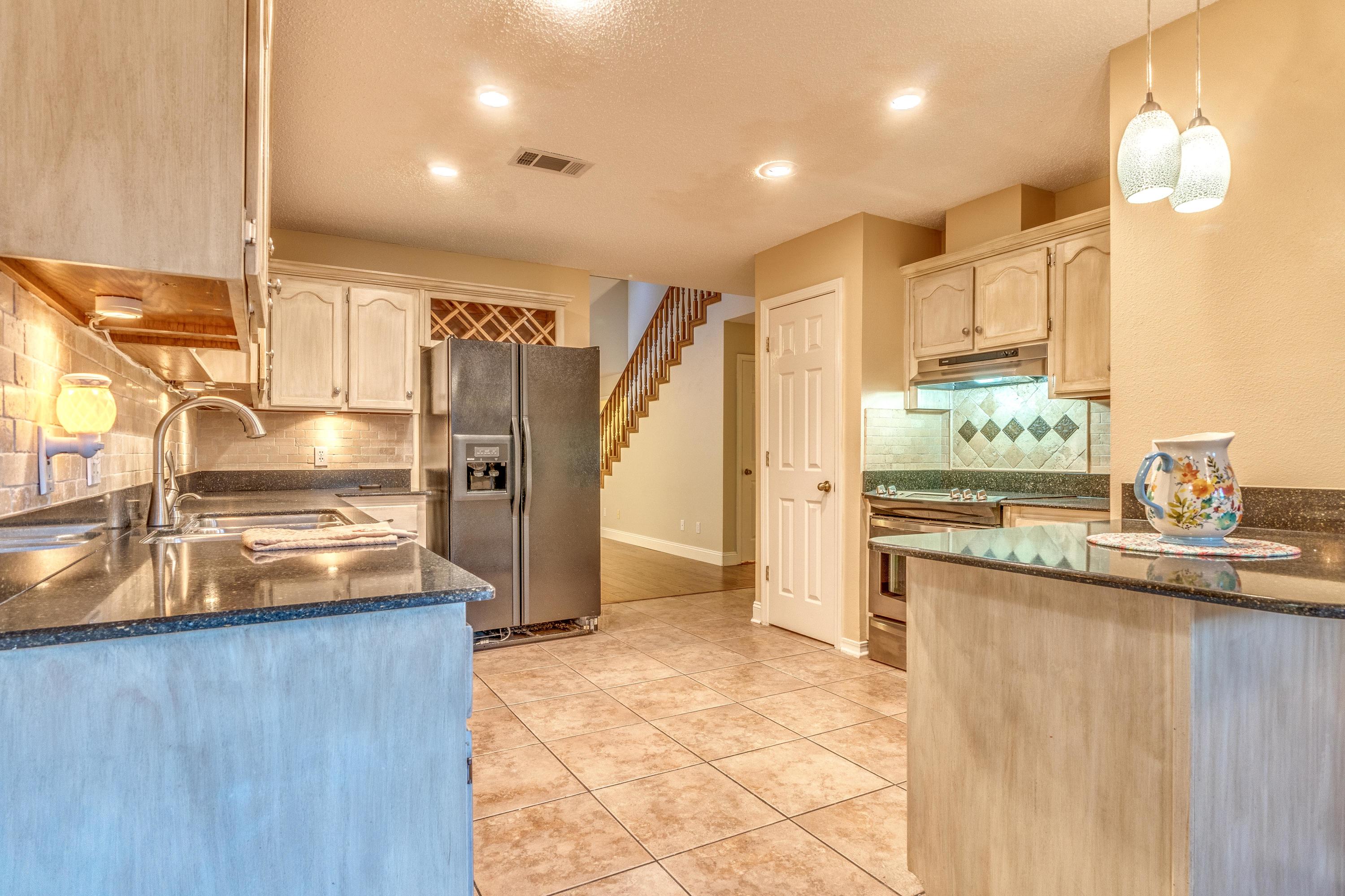 SHADY OAKS - Residential