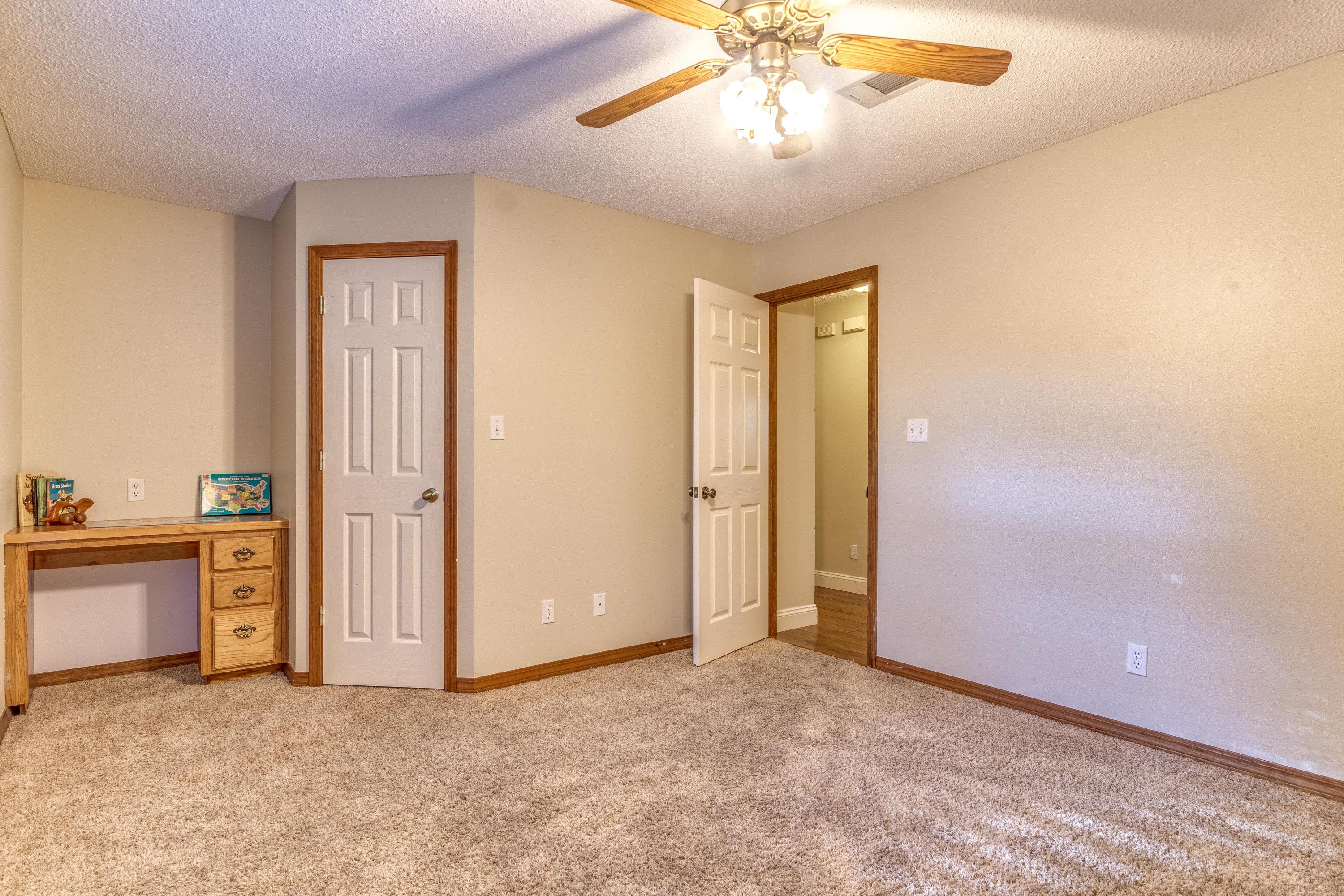 SHADY OAKS - Residential