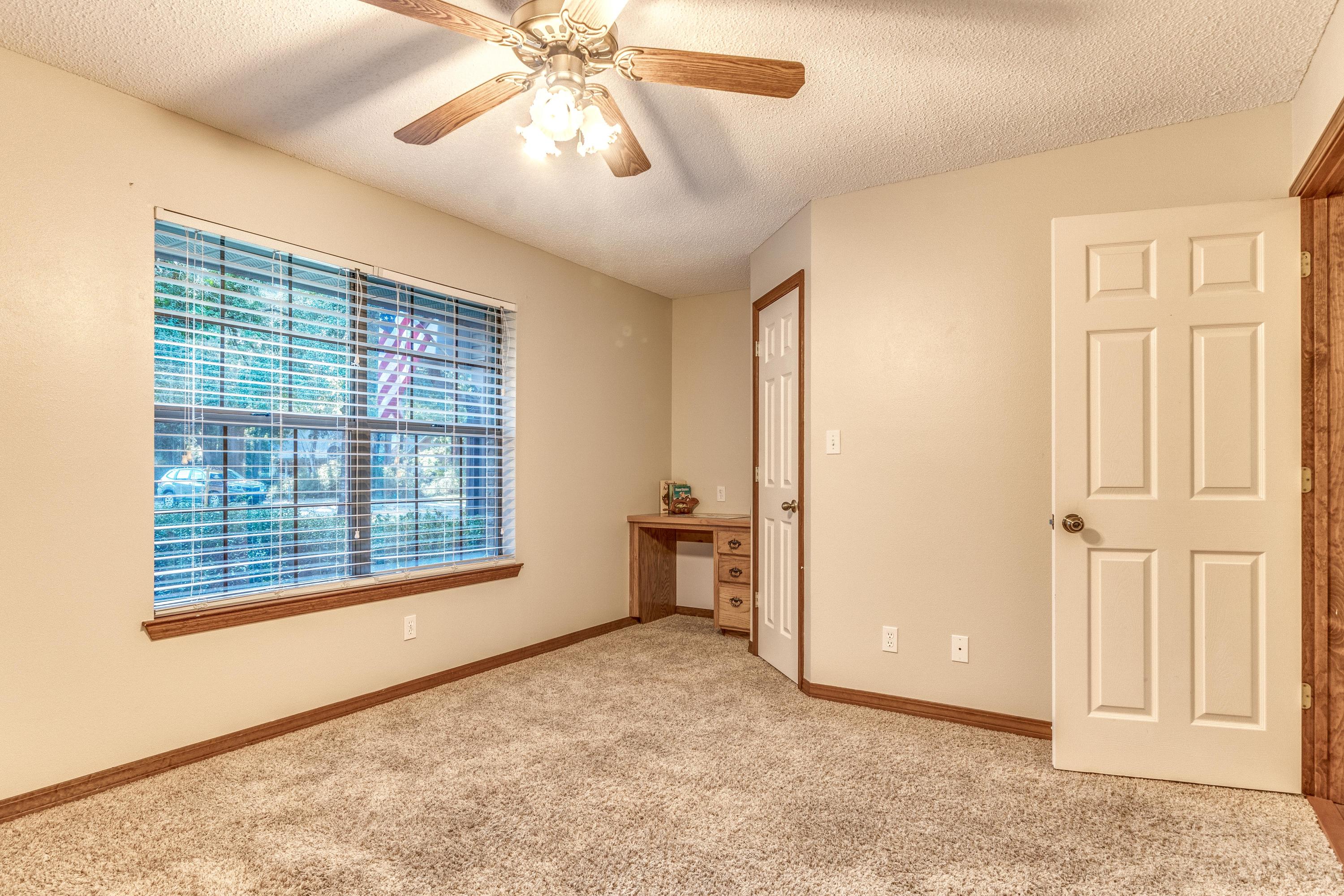 SHADY OAKS - Residential