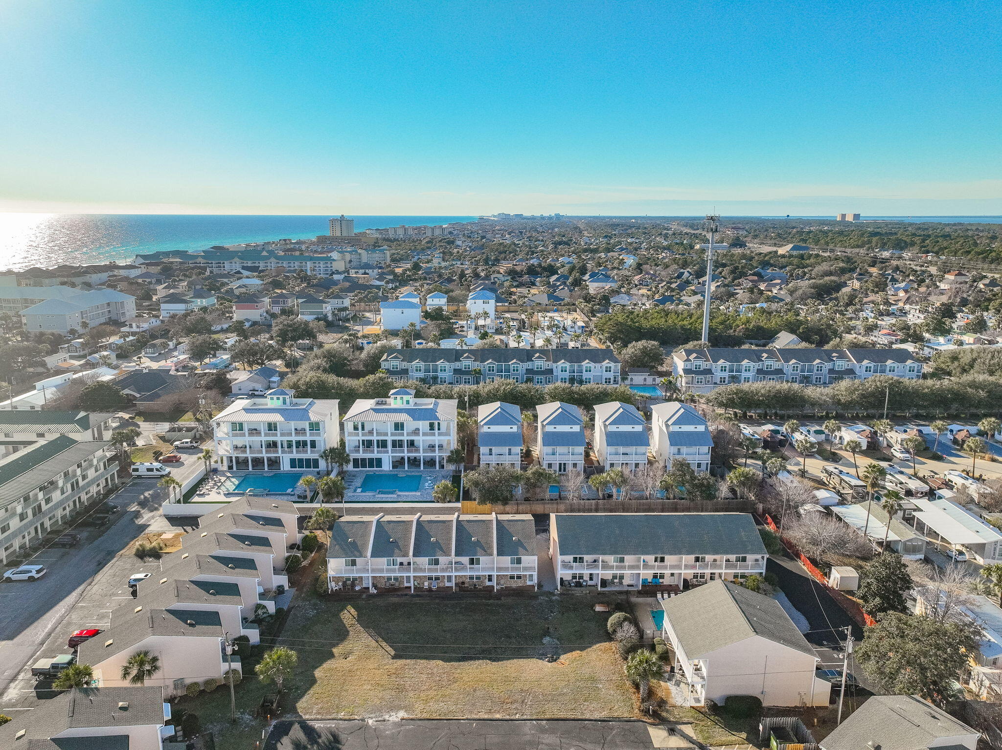 WOODLAND SHORES T/H PH 3 - Residential