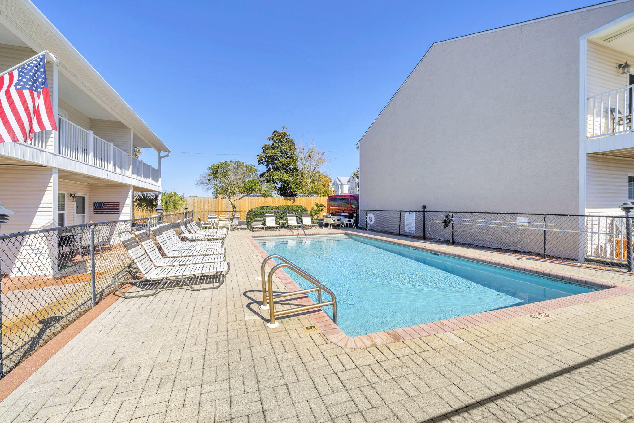 WOODLAND SHORES T/H PH 3 - Residential