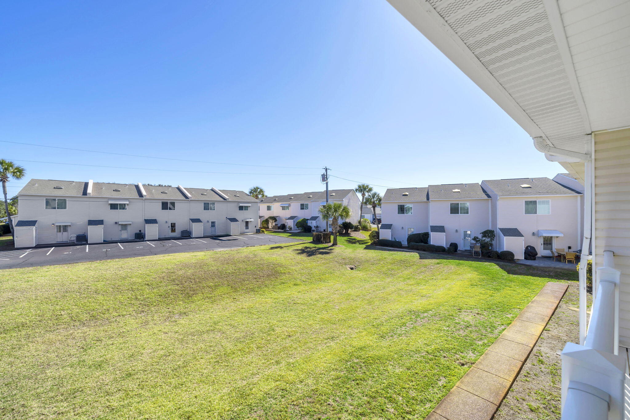 WOODLAND SHORES T/H PH 3 - Residential