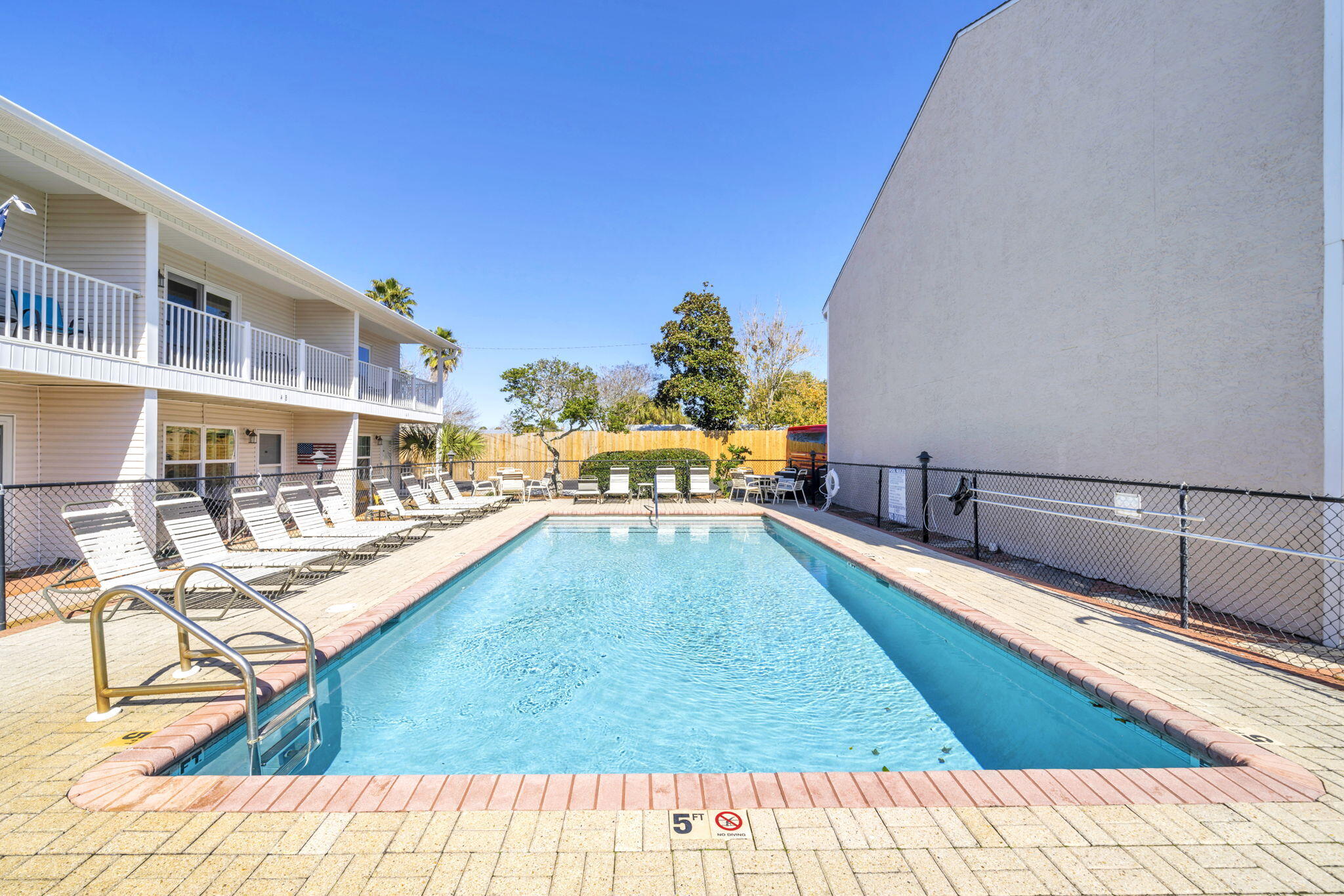 WOODLAND SHORES T/H PH 3 - Residential