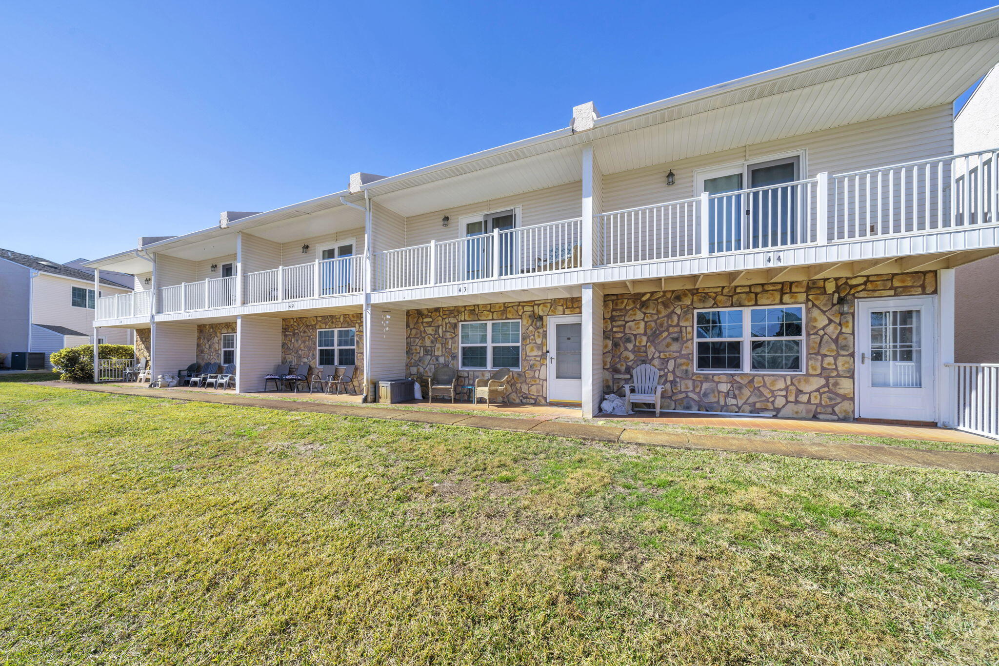 WOODLAND SHORES T/H PH 3 - Residential