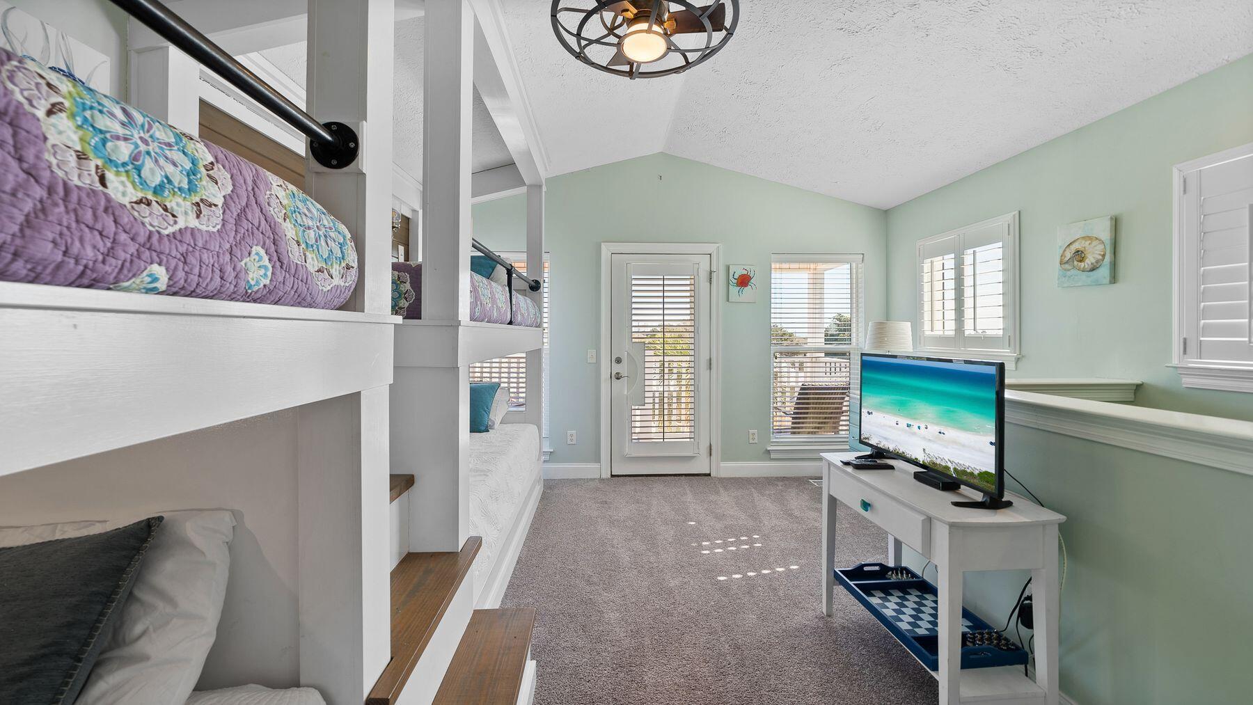 LAGUNA BEACH ESTATES - Residential