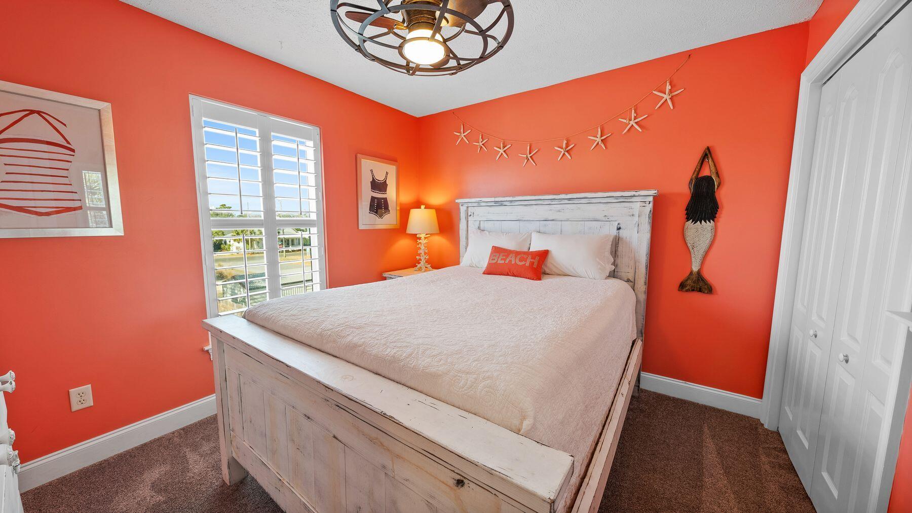LAGUNA BEACH ESTATES - Residential