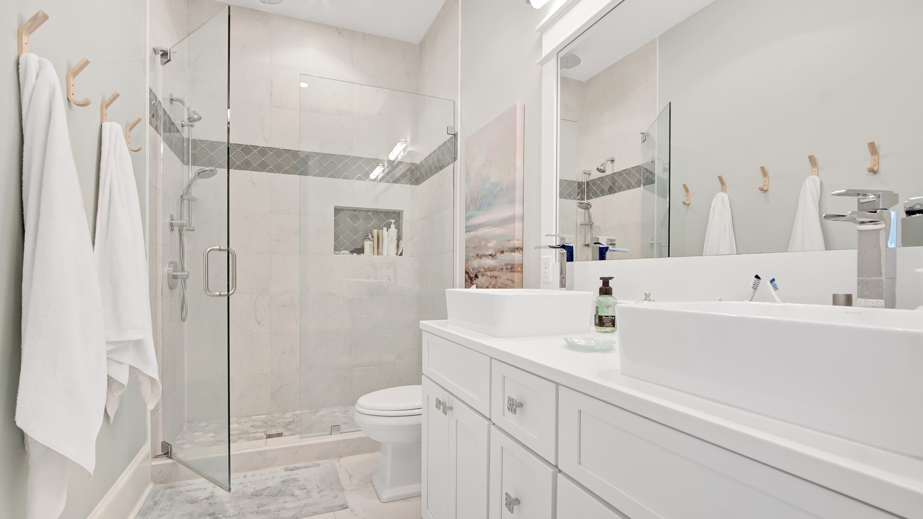 COTTAGES AT EASTERN LAKE - Residential