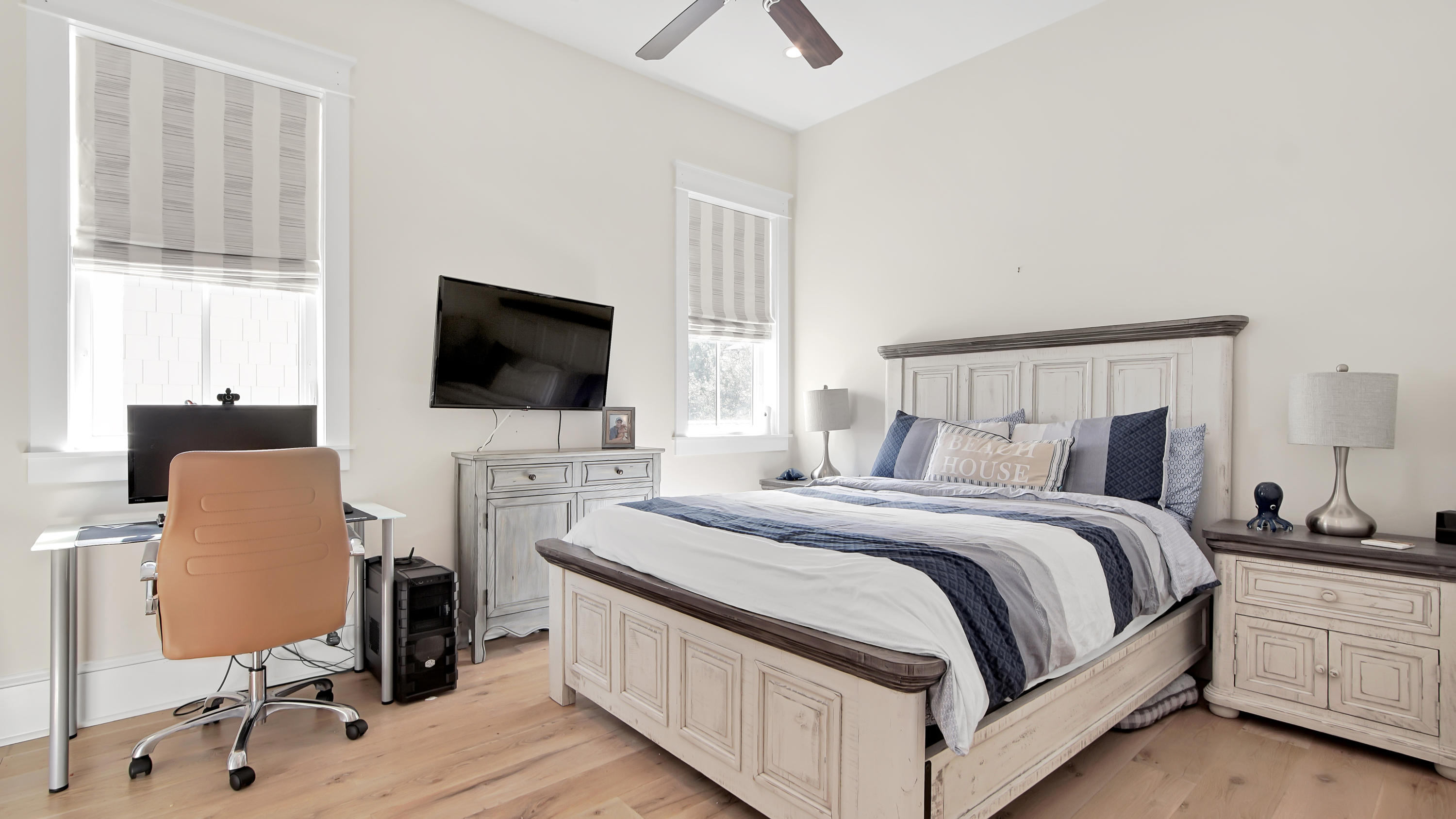 COTTAGES AT EASTERN LAKE - Residential