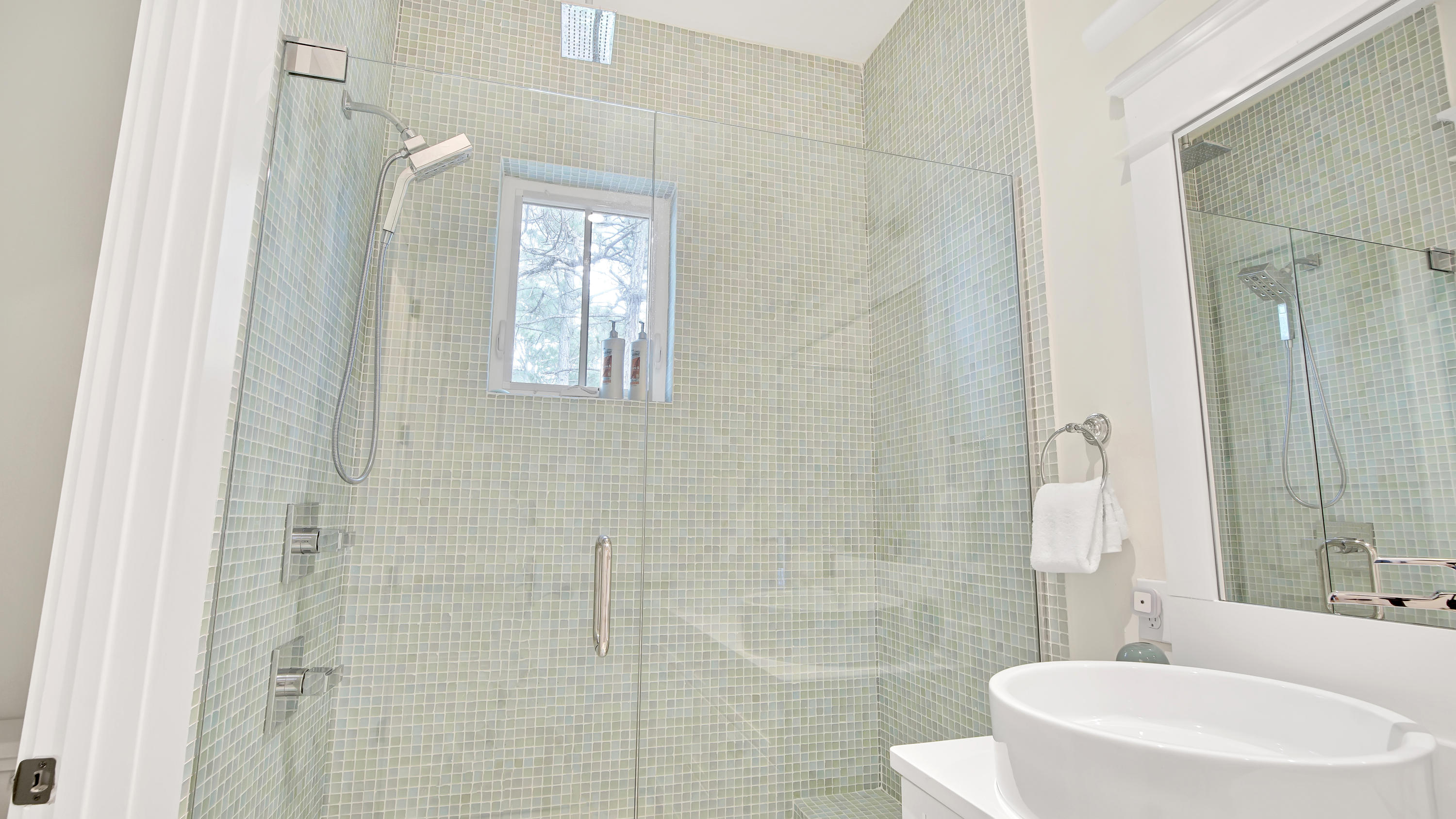 COTTAGES AT EASTERN LAKE - Residential