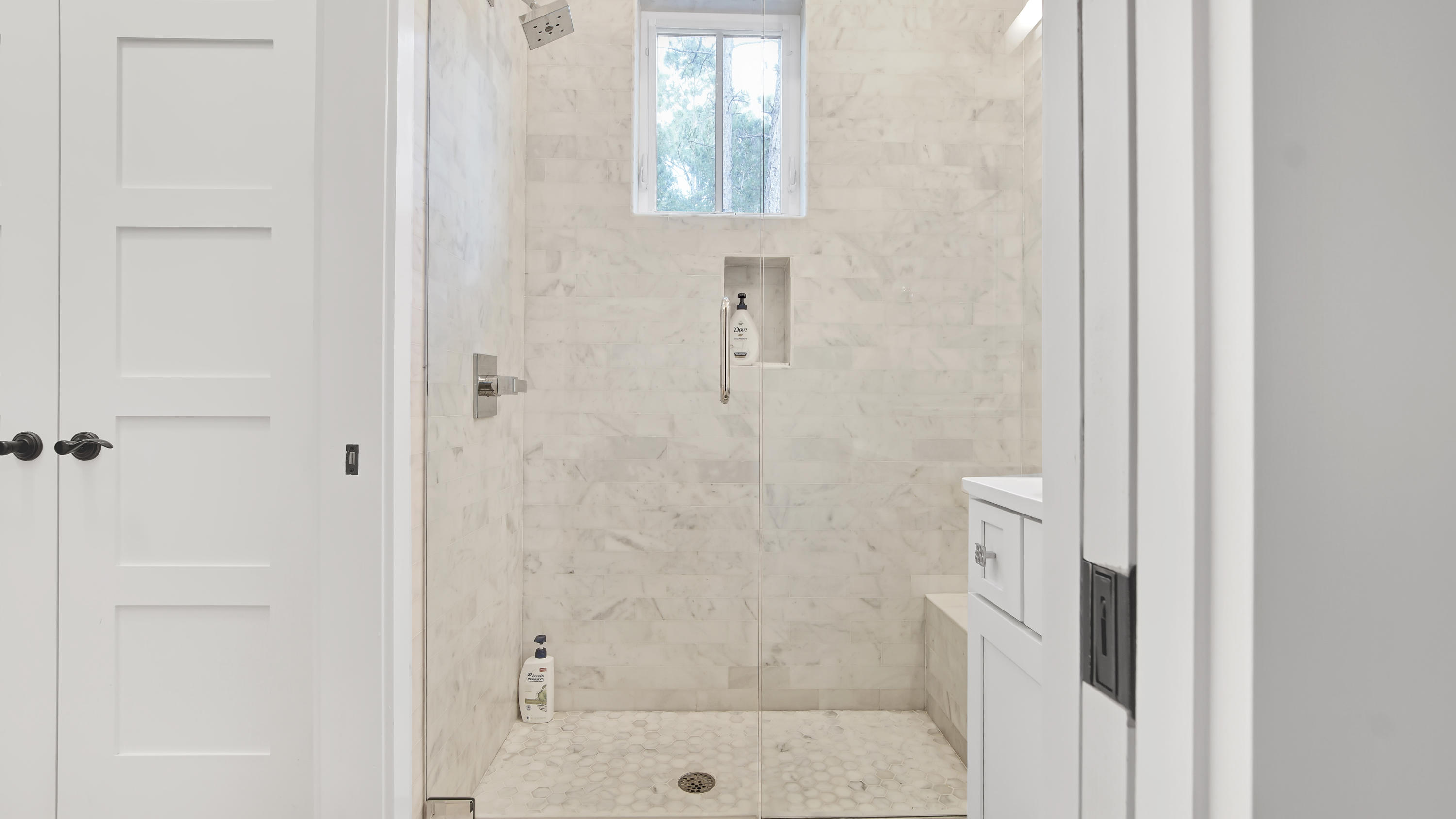 COTTAGES AT EASTERN LAKE - Residential