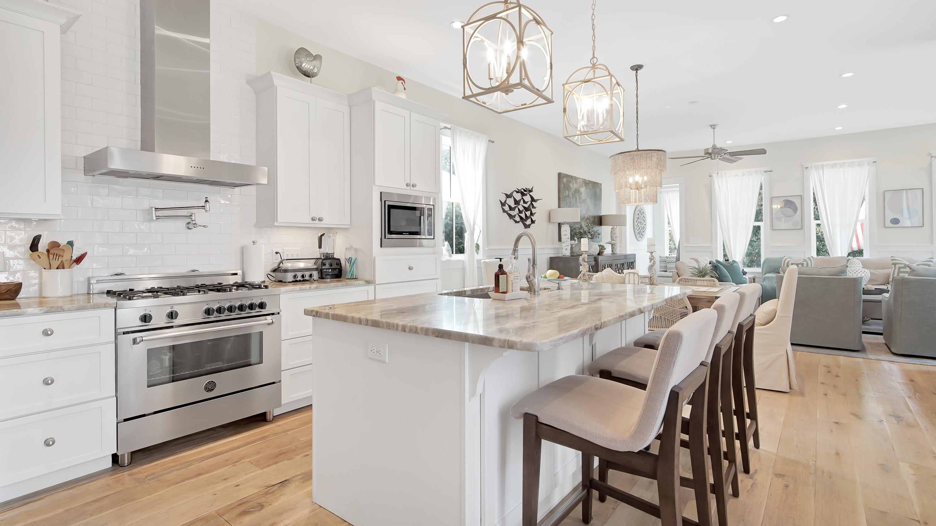 COTTAGES AT EASTERN LAKE - Residential