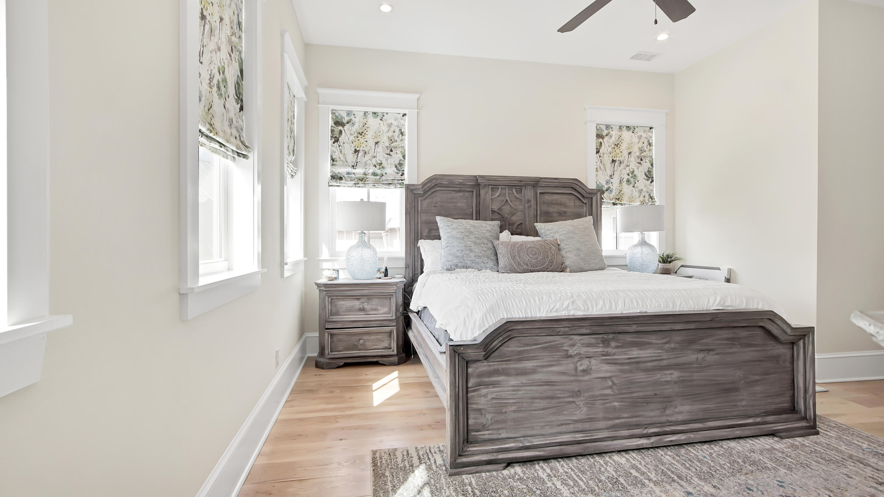 COTTAGES AT EASTERN LAKE - Residential