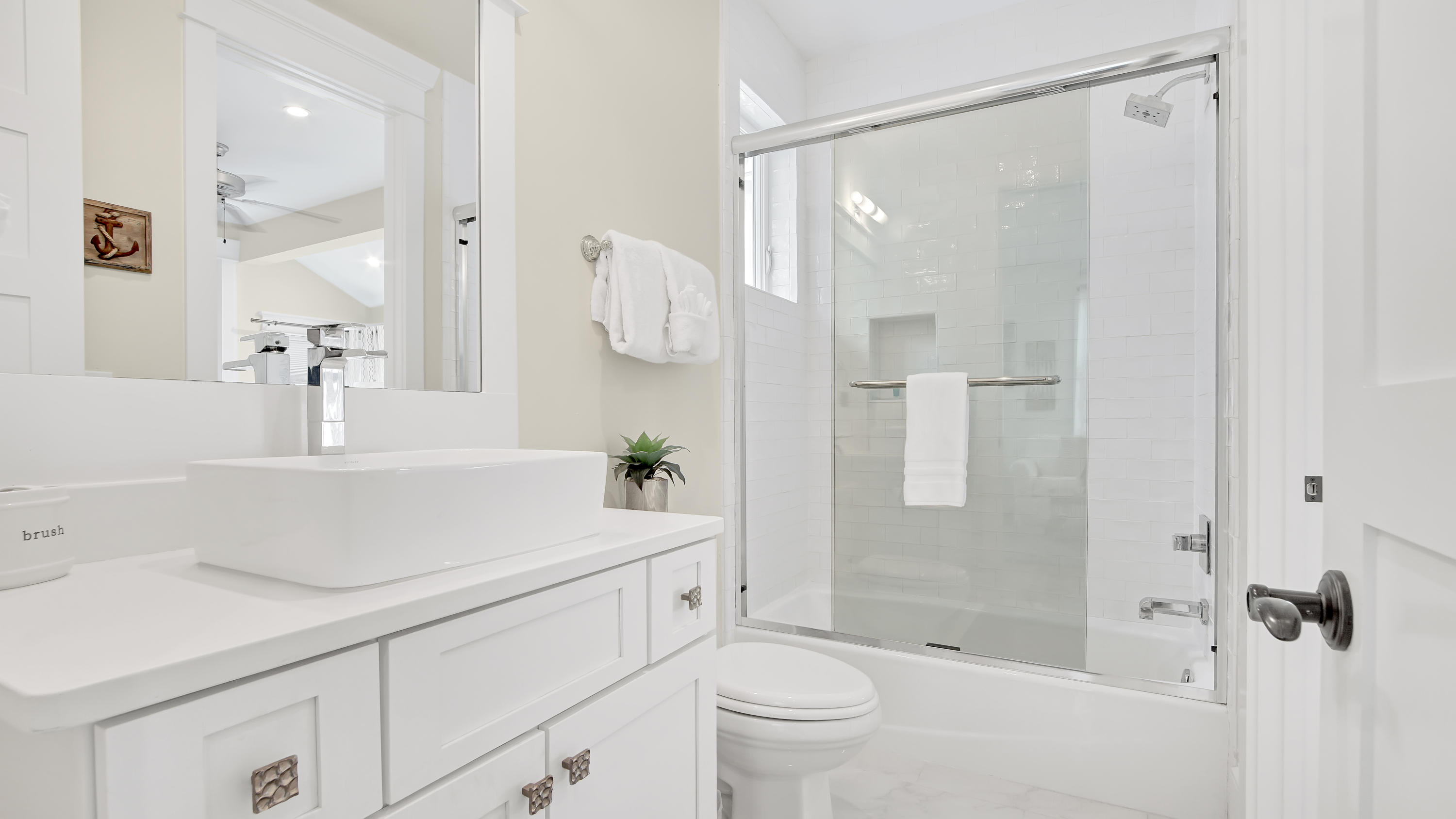 COTTAGES AT EASTERN LAKE - Residential