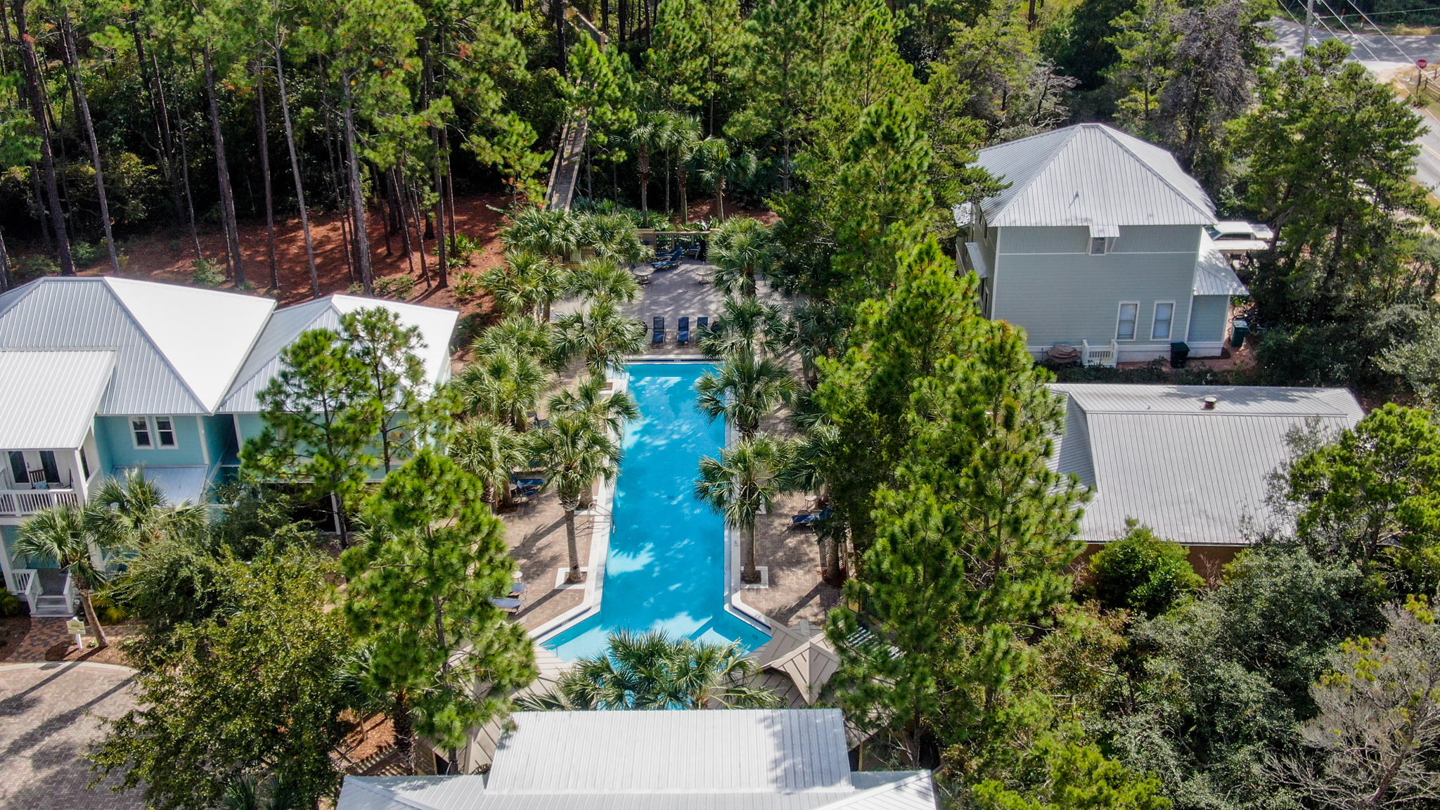 COTTAGES AT EASTERN LAKE - Residential