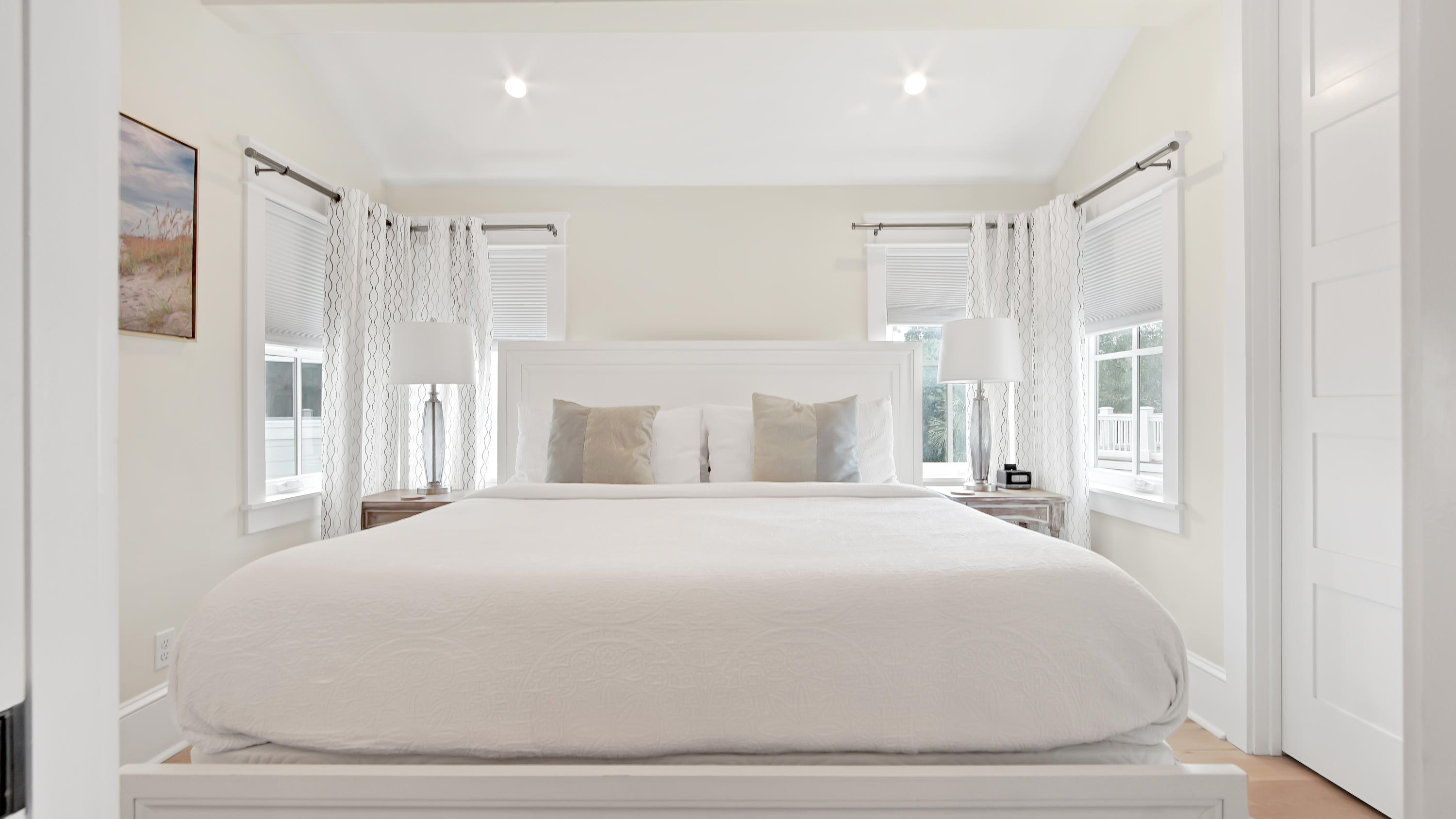 COTTAGES AT EASTERN LAKE - Residential