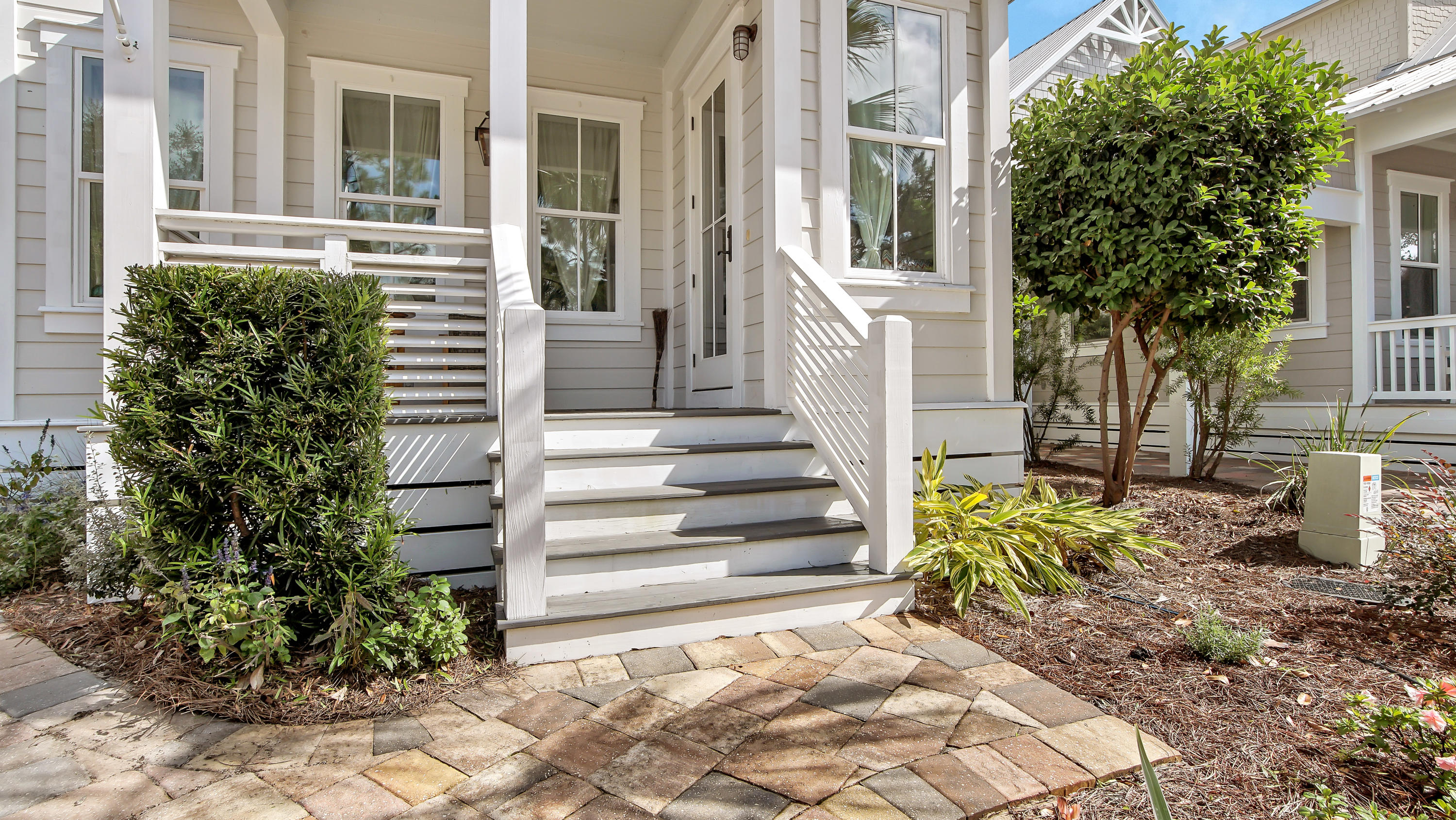 COTTAGES AT EASTERN LAKE - Residential