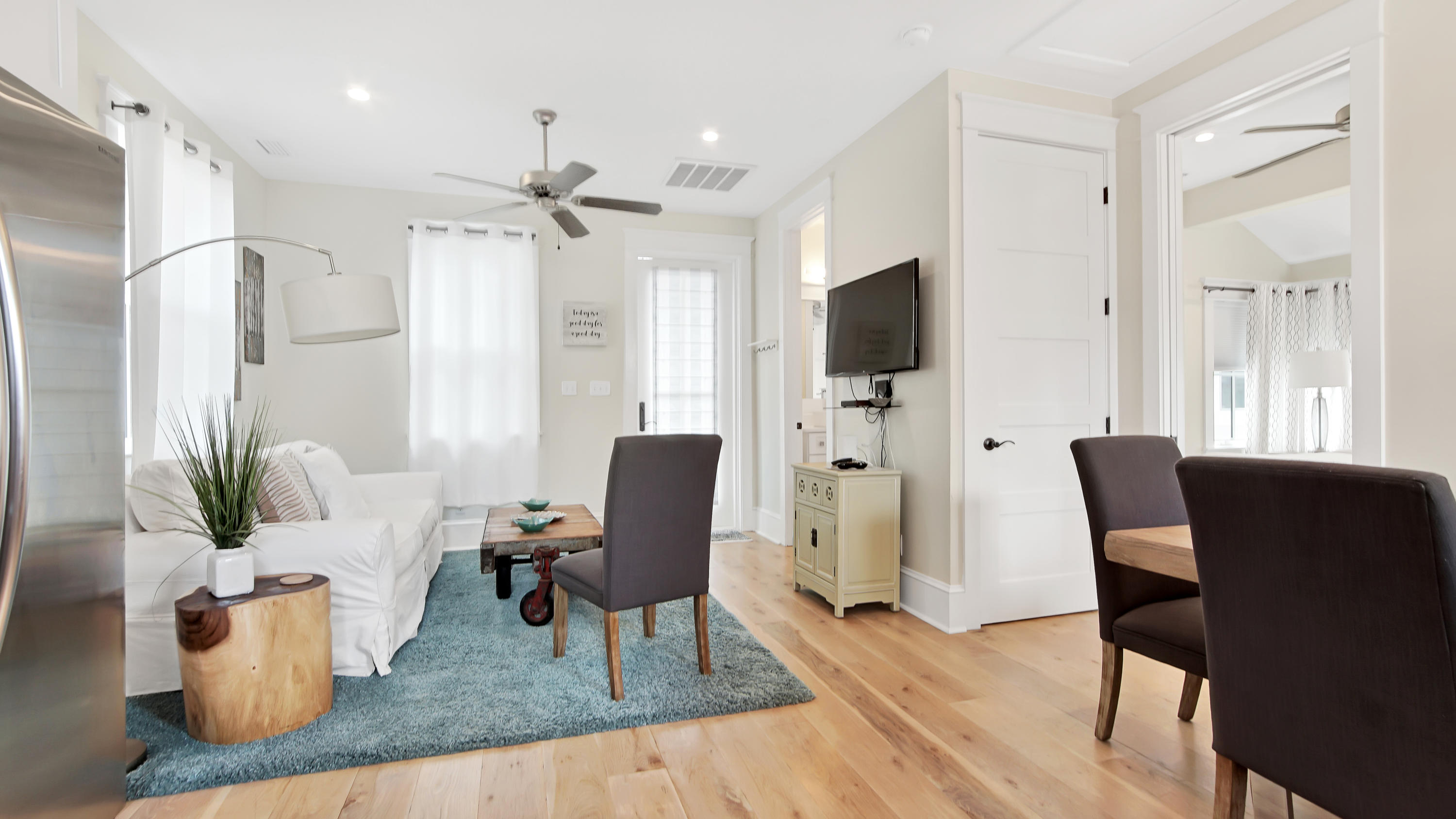 COTTAGES AT EASTERN LAKE - Residential