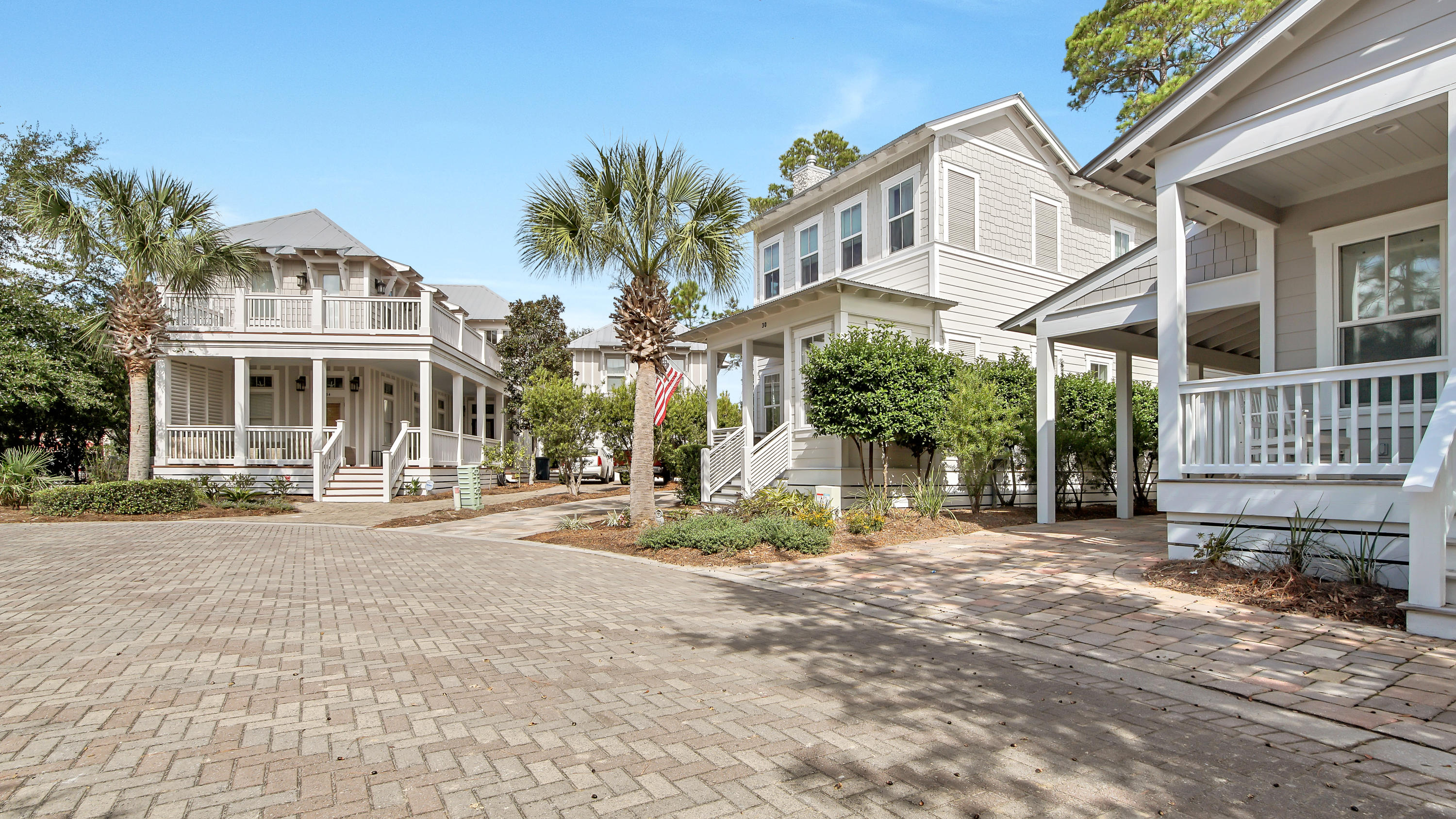 COTTAGES AT EASTERN LAKE - Residential
